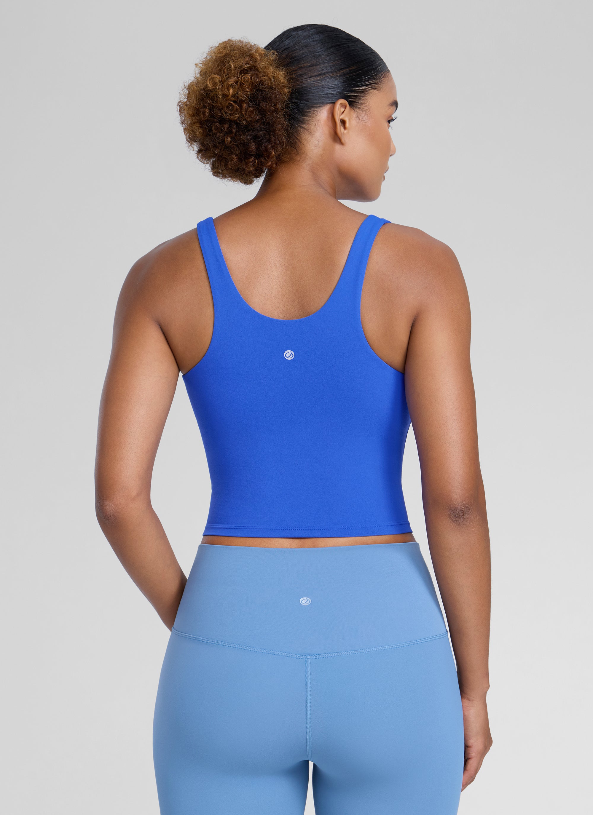 CRZ YOGA Dames Butterlift Racerback U-hals Yoga tanktop met ingebouwde bh Koningsblauw