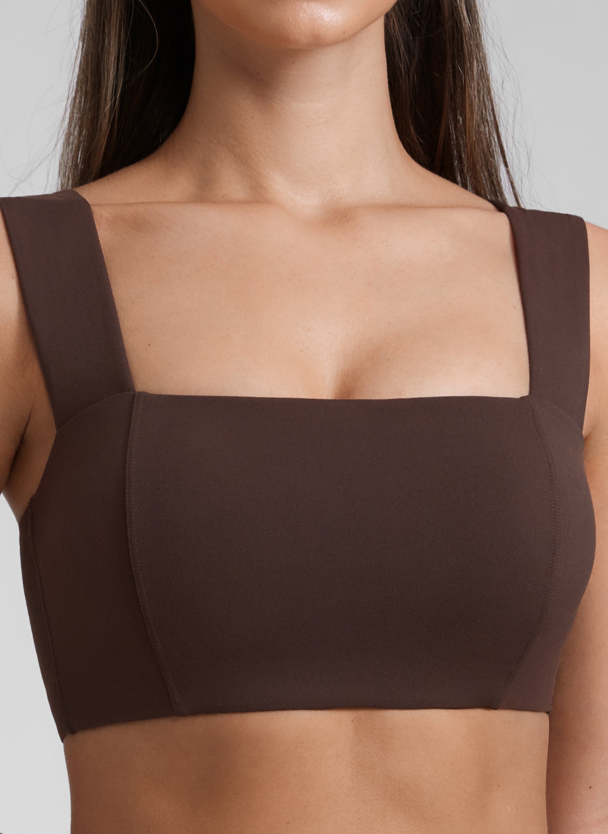 CRZ YOGA Butterluxe Brassières de sport pour femme à col carré, dos ouvert et bretelles larges, Hot Fudge Marron