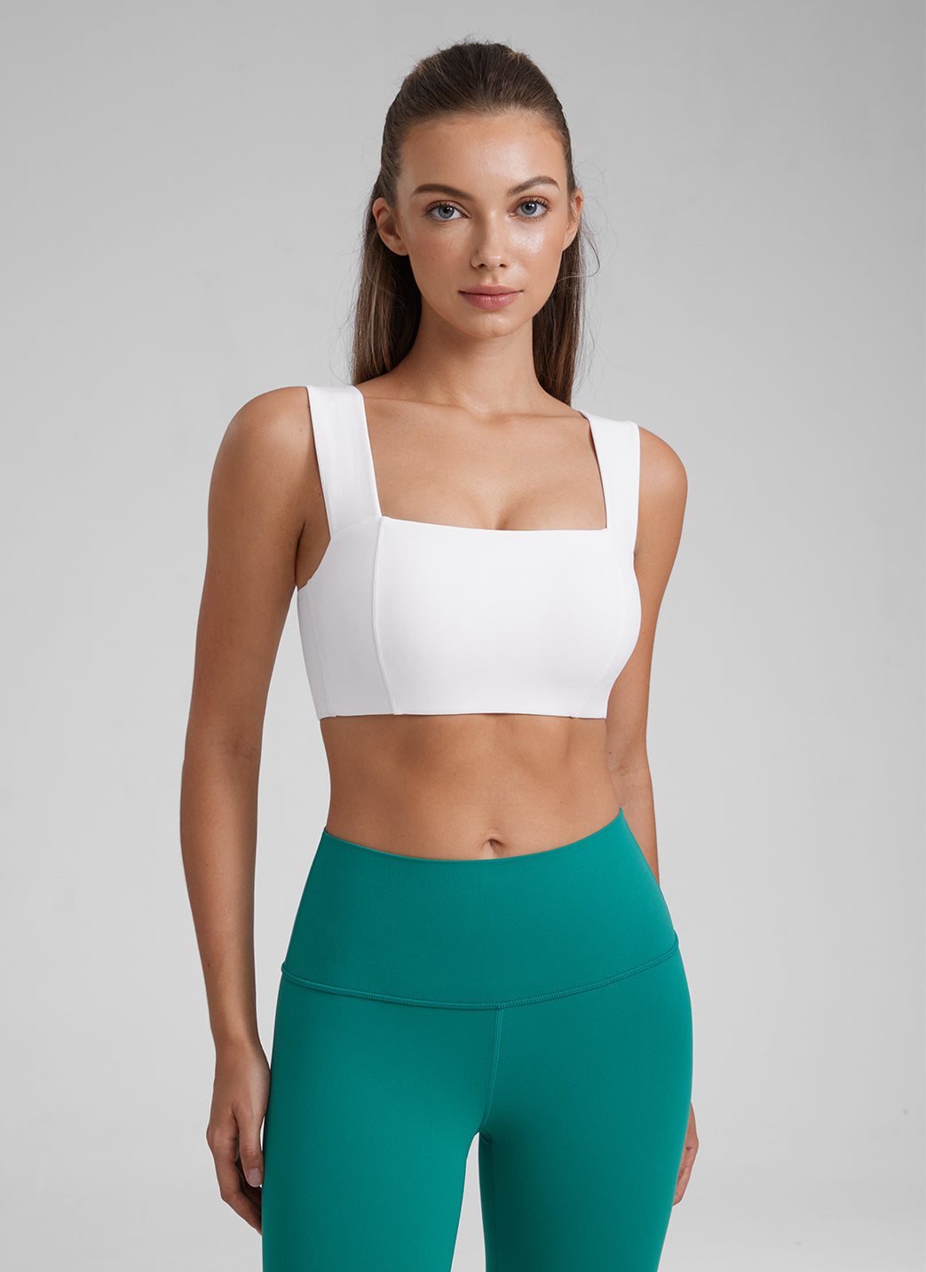 CRZ YOGA Soutien-gorge de sport Butterluxe à encolure carrée, dos ouvert et bretelles larges pour femme Blanc