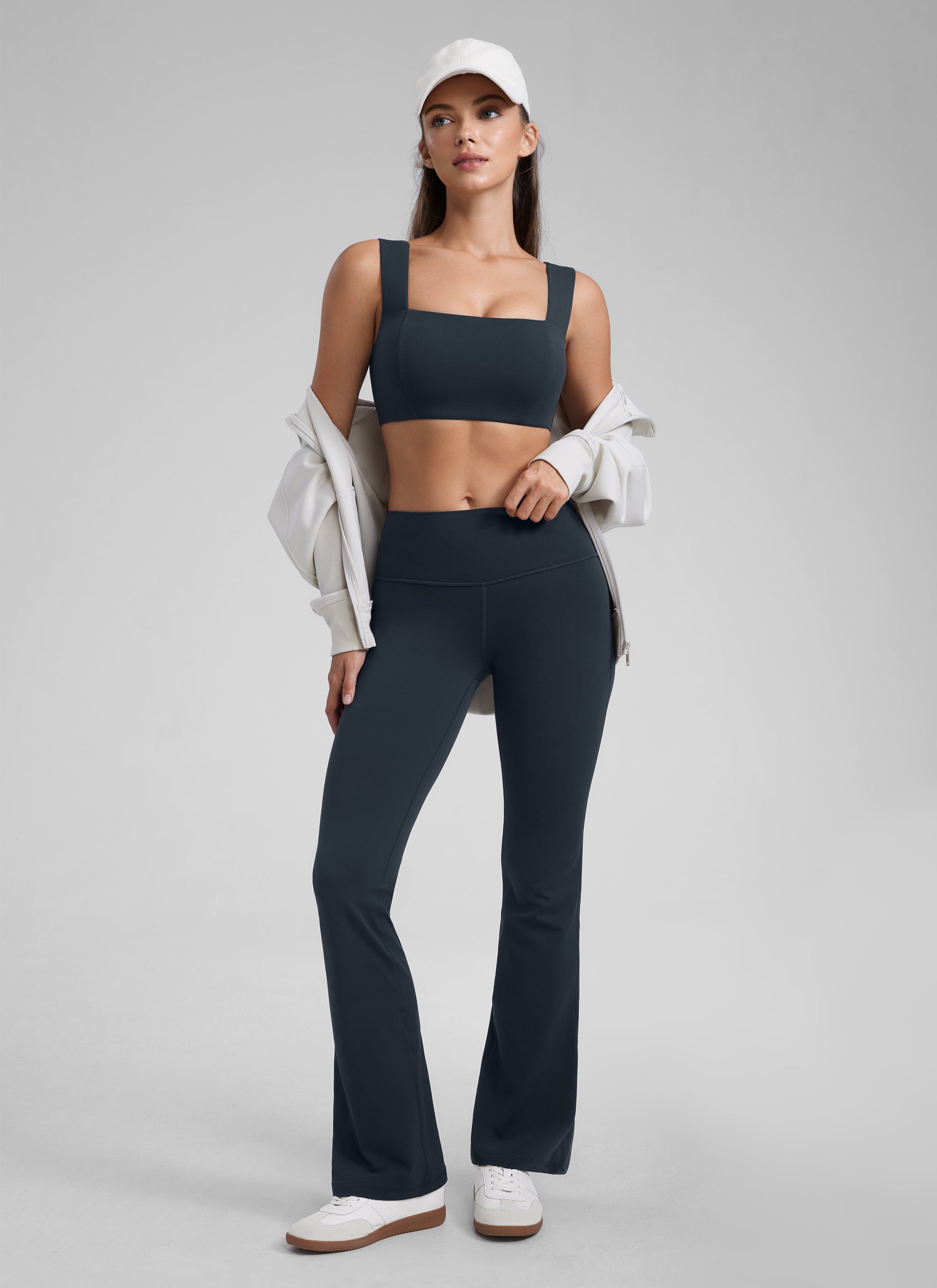CRZ YOGA Soutien-gorge de sport Butterluxe à encolure carrée, dos ouvert et bretelles larges pour femme Bleu Marine