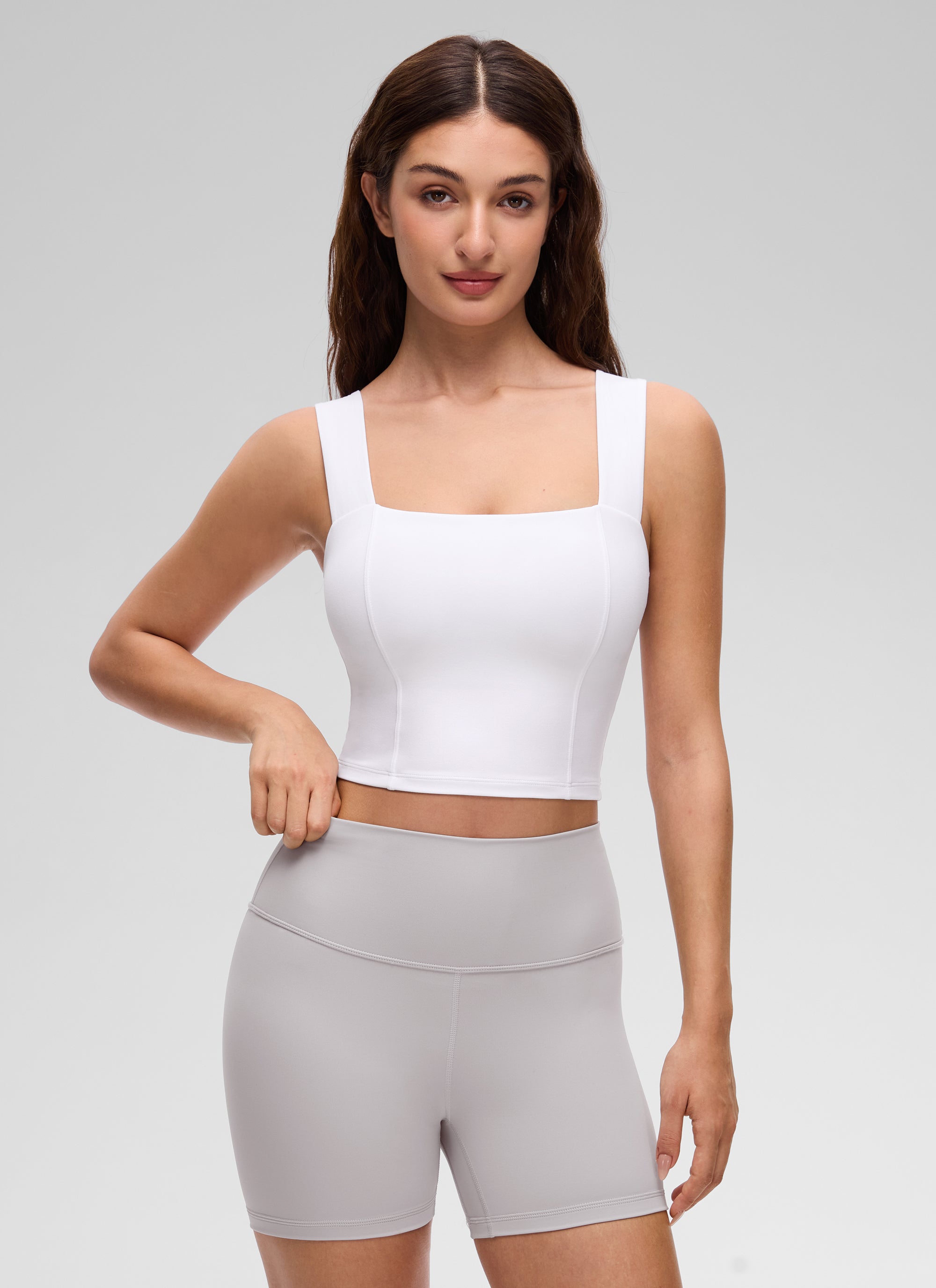 CRZ YOGA pour femme, débardeur court Butterluxe à col carré avec soutien-gorge intégré, blanc.