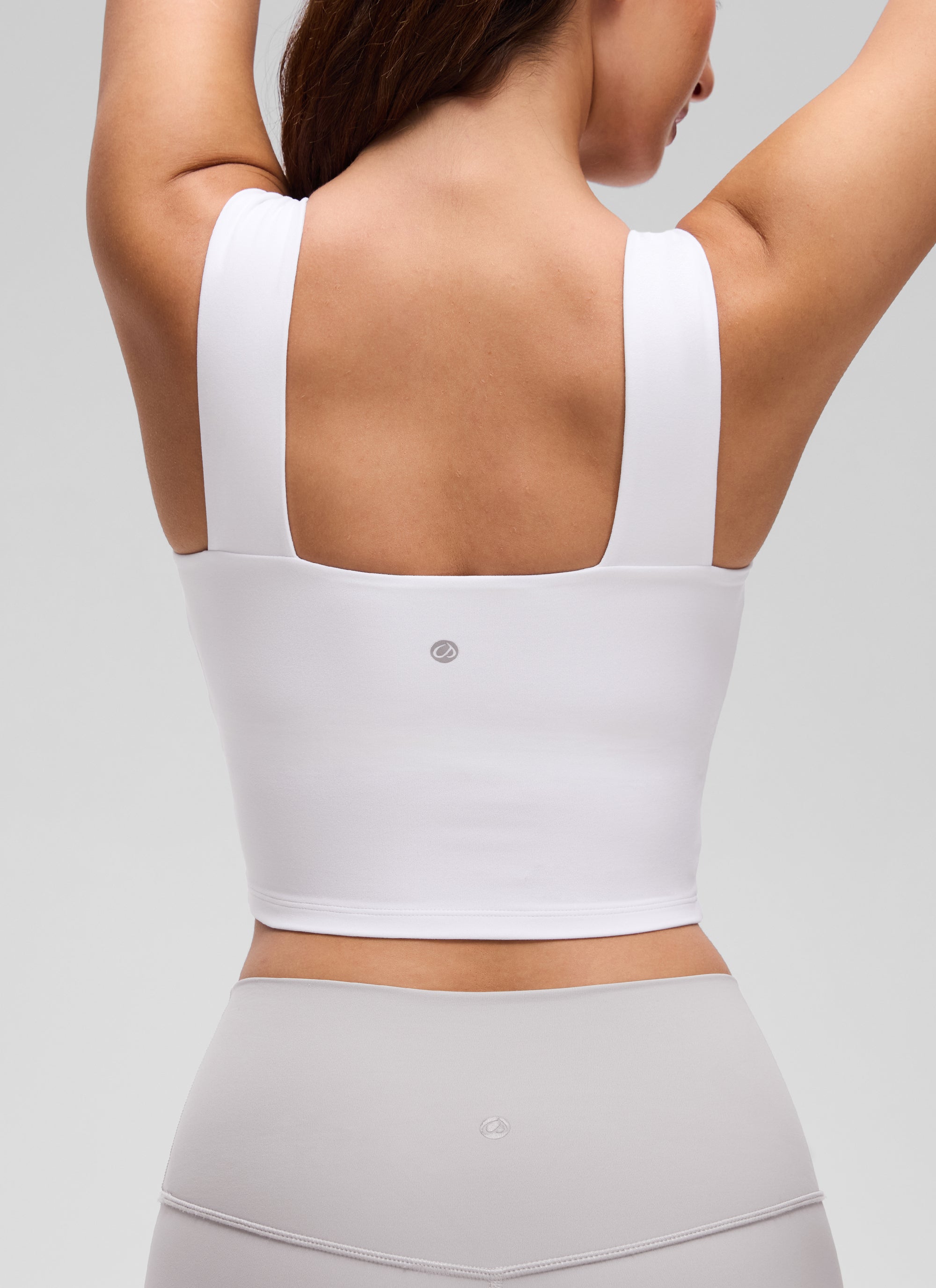 CRZ YOGA pour femme, débardeur court Butterluxe à col carré avec soutien-gorge intégré, blanc.