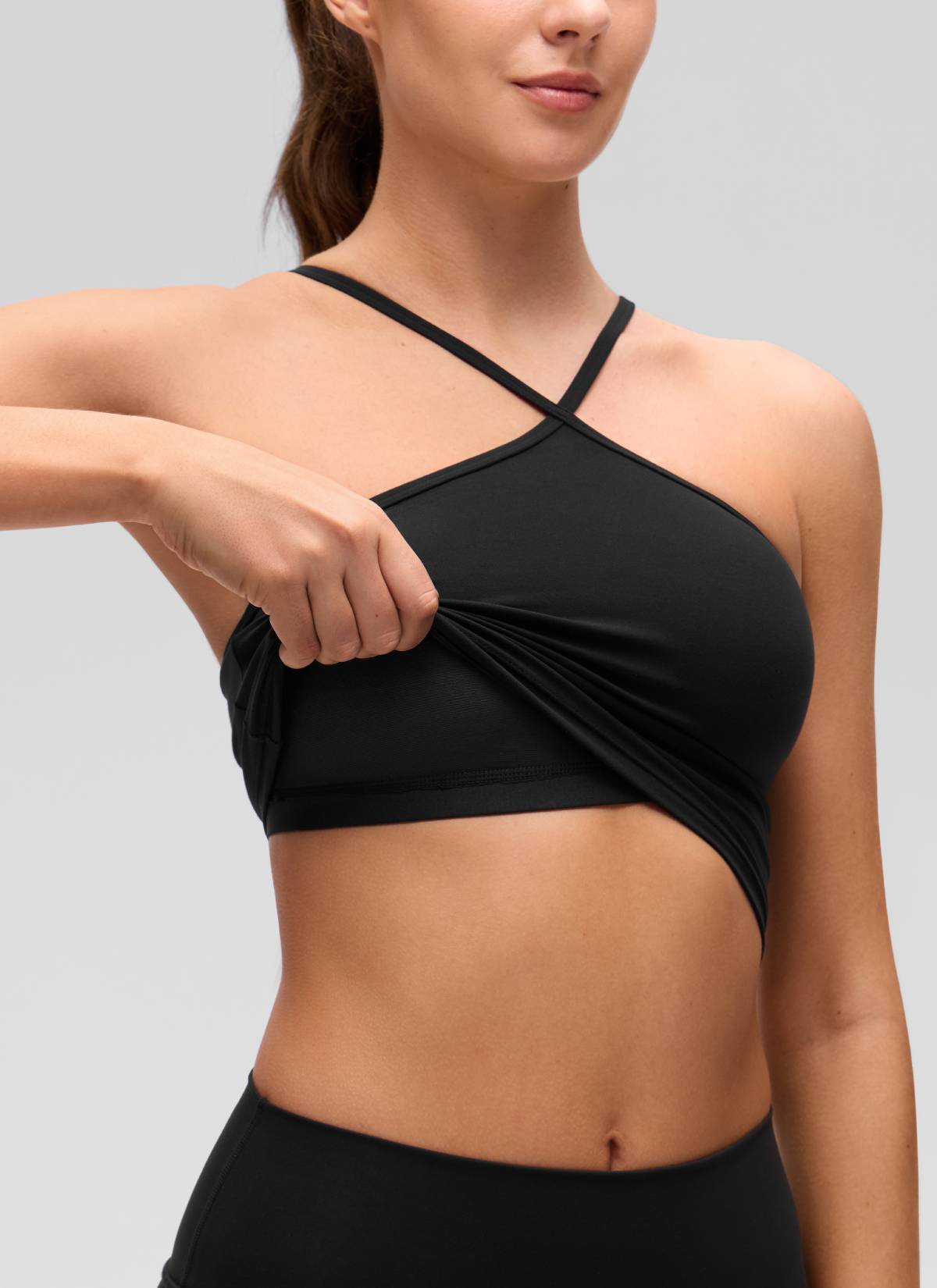 CRZ YOGA Damen- Butterluxe -Yoga-Cross-Halter-Crop-Top mit integriertem BH, schwarz