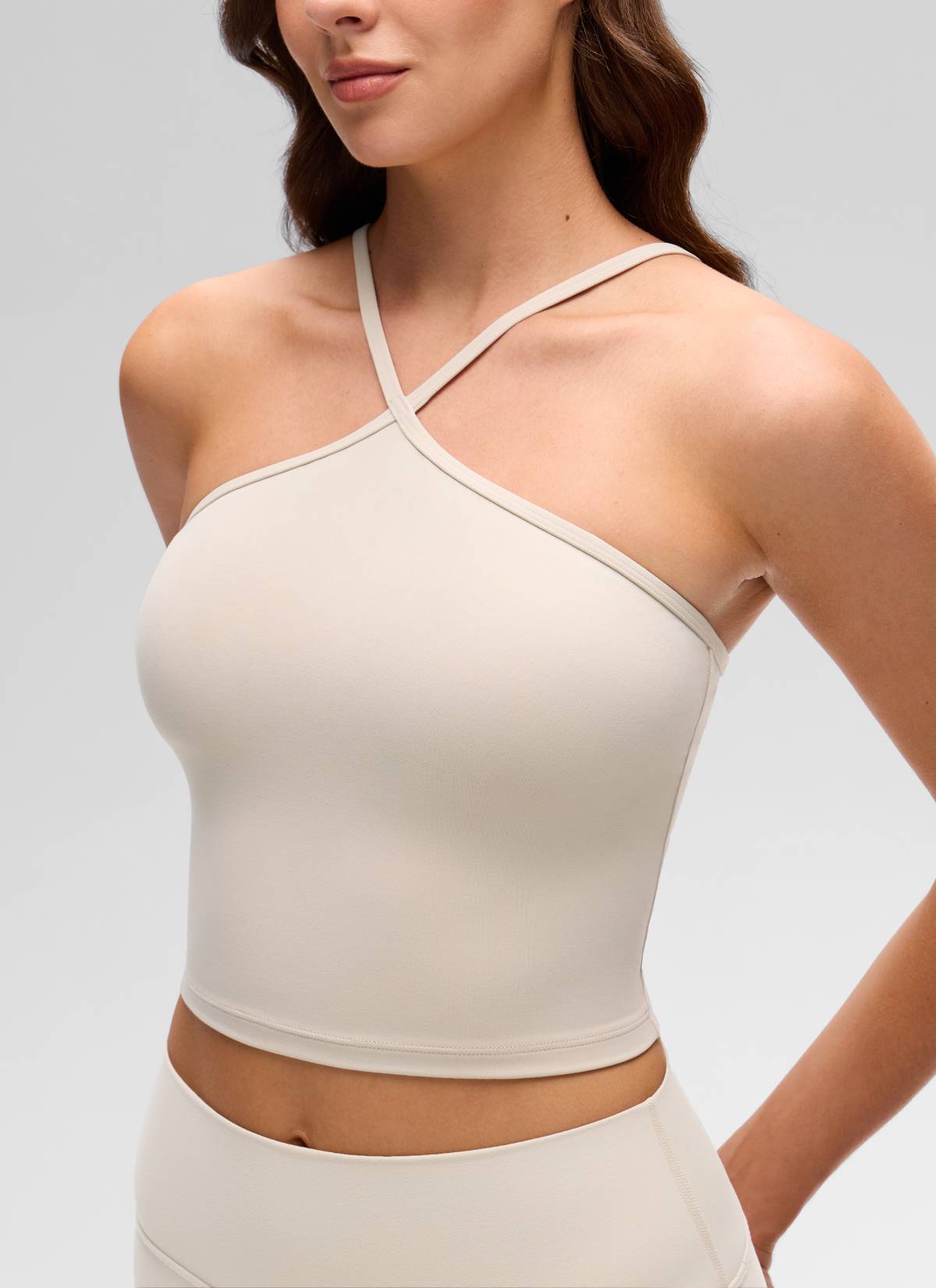 CRZ YOGA Damen- Butterluxe -Yoga-Cross-Halter-Crop-Top mit integriertem BH – Mojave Tan