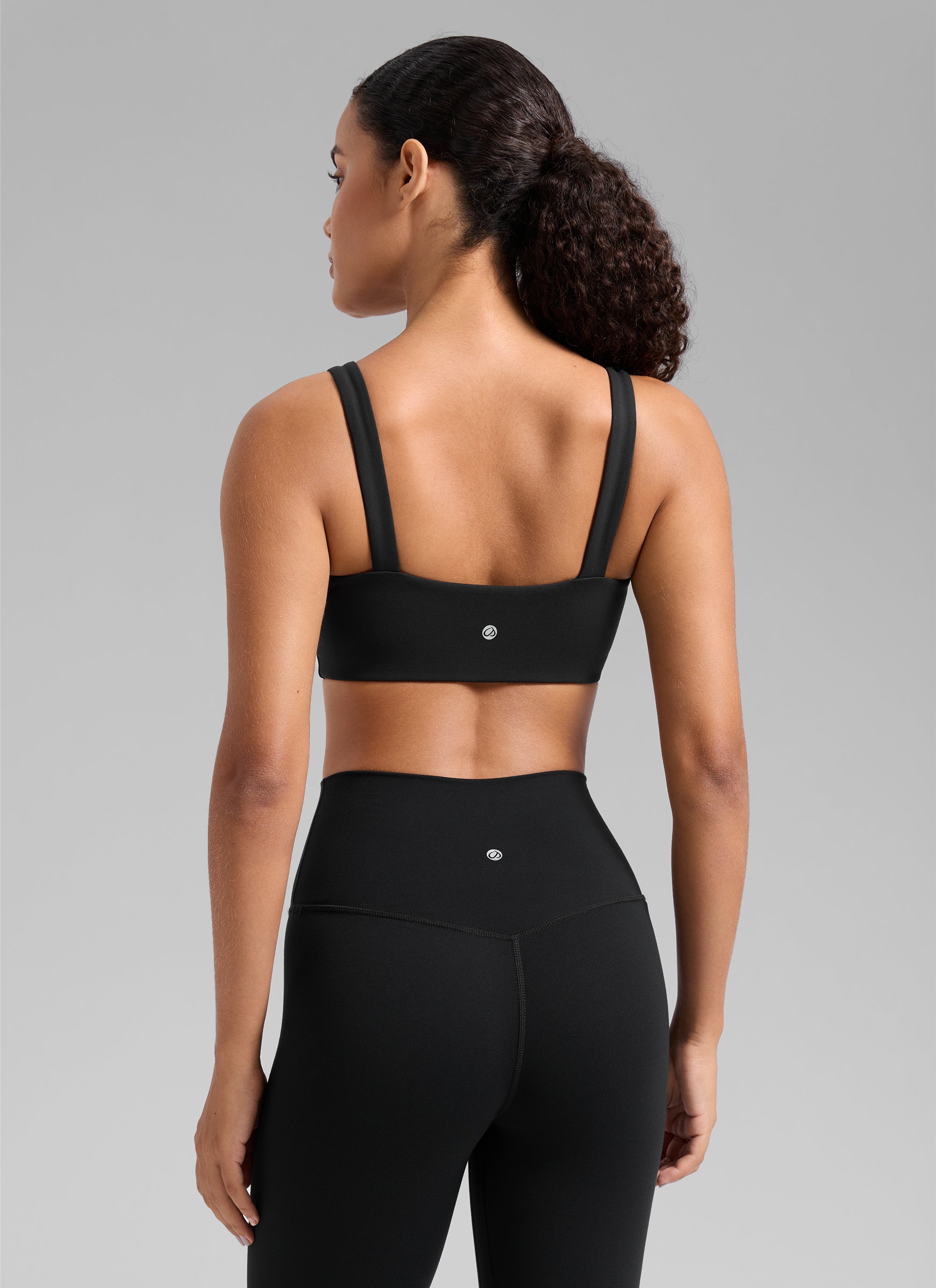 CRZ YOGA Dames Butterlift Workout Sportbeha met Vierkante Hals en Ingebouwde Beha, Zwart