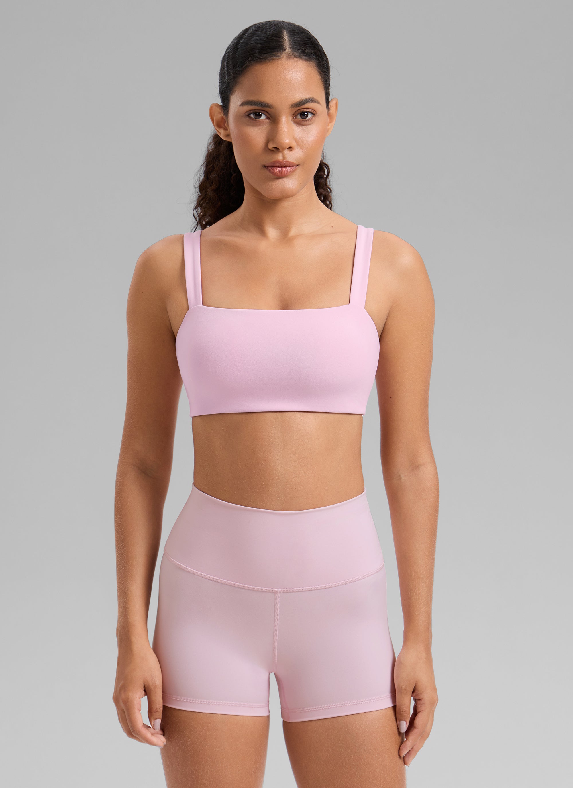 CRZ YOGA Dame Butterlift Trenings-Sports-BH med Firkantet Utringning og Innebygd BH Melkerosa @model_info:Gabi