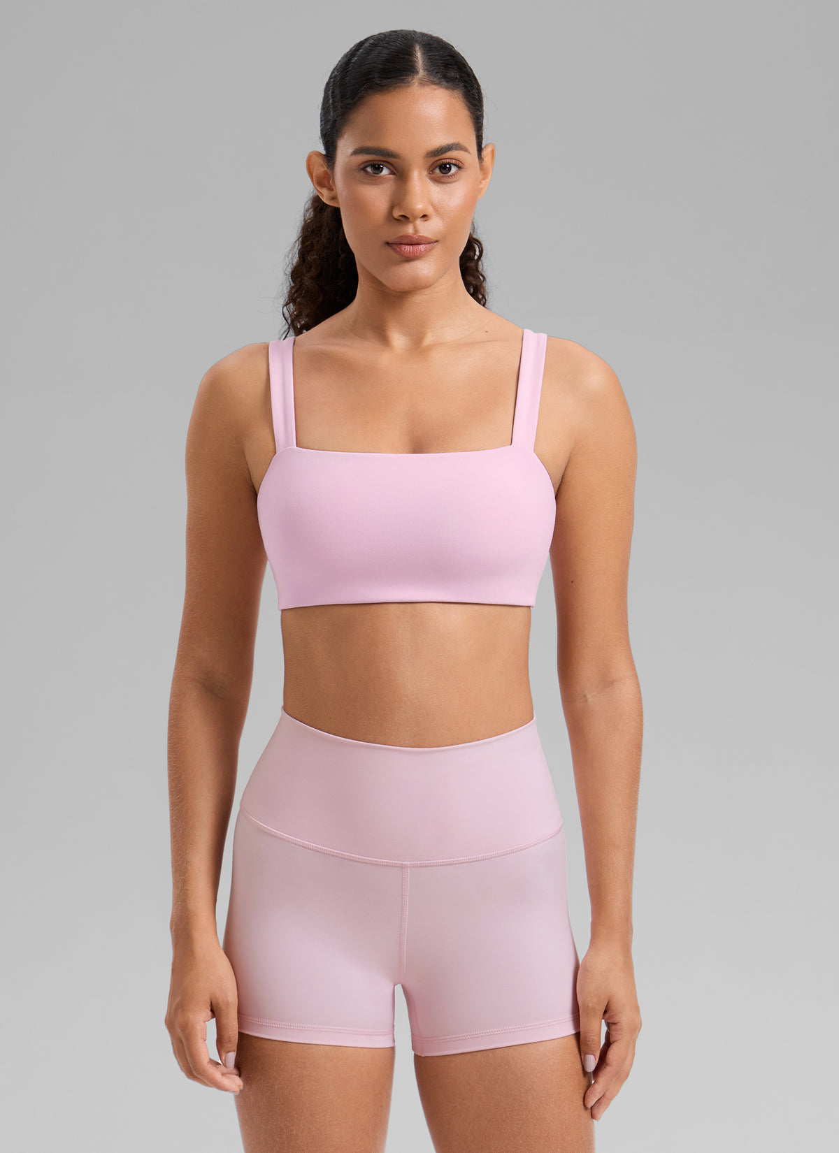 CRZ YOGA Dame Butterlift Trenings-Sports-BH med Firkantet Utringning og Innebygd BH Melkerosa @model_info:Gabi