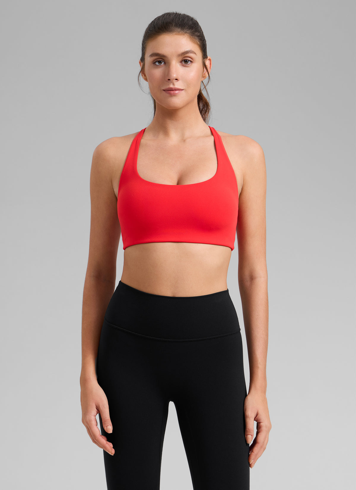 CRZ YOGA Reggiseno sportivo da allenamento da donna " Butterlift " con spalline incrociate e reggiseno integrato, colore rosso intenso @model_info:Gelya