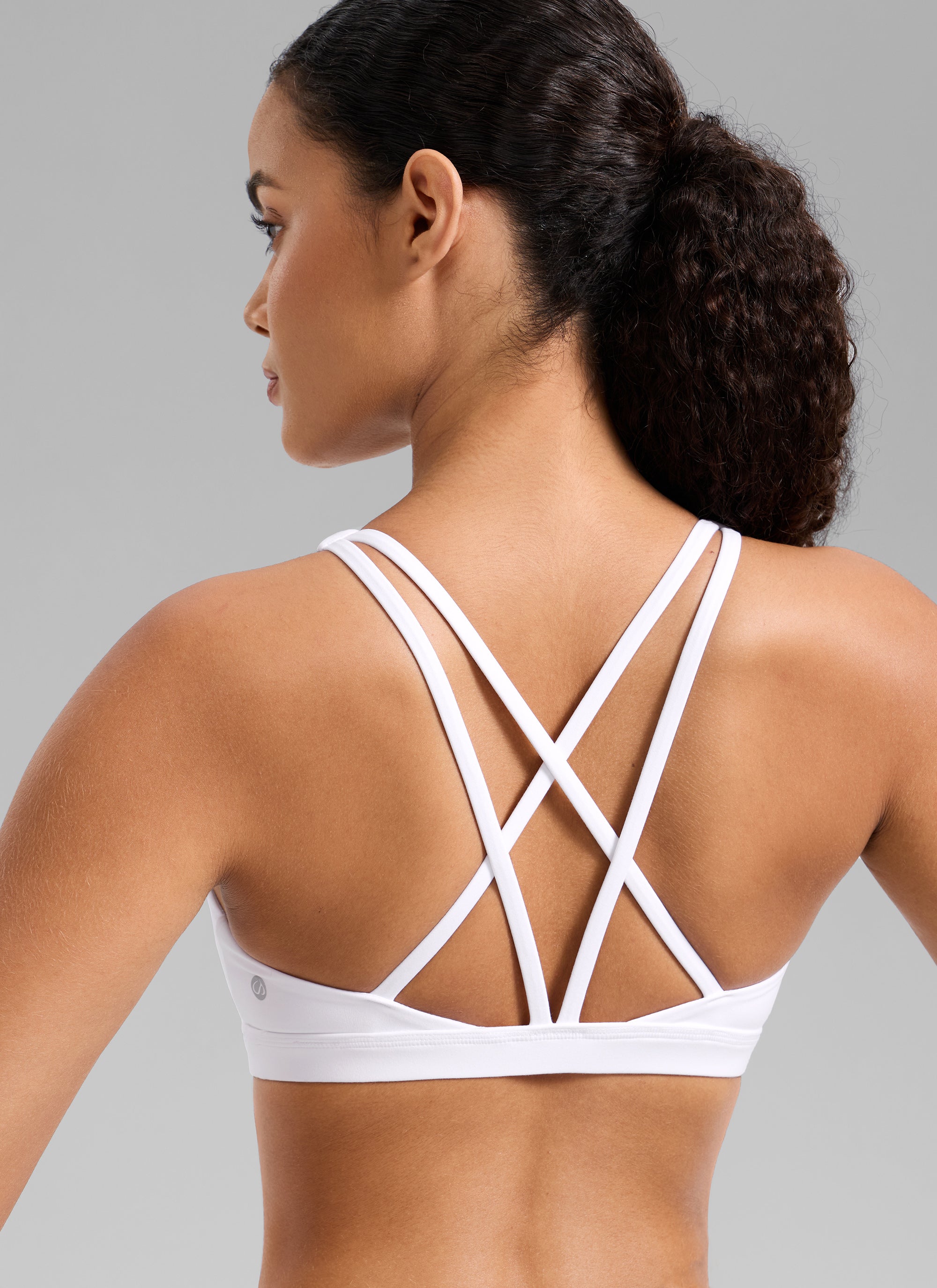 CRZ YOGA Women's Butterlift Workout U Neck Cross Back Sports Bra White @model_info:Gabi