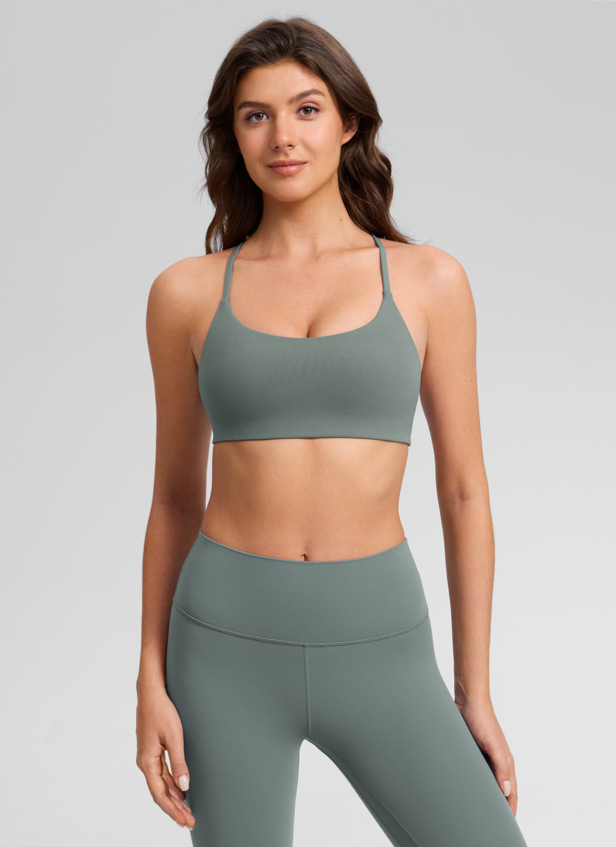 CRZ YOGA Dames Butterlift® Yoga Sportbeha met V-rug en Dubbele Voering Grijs Salie