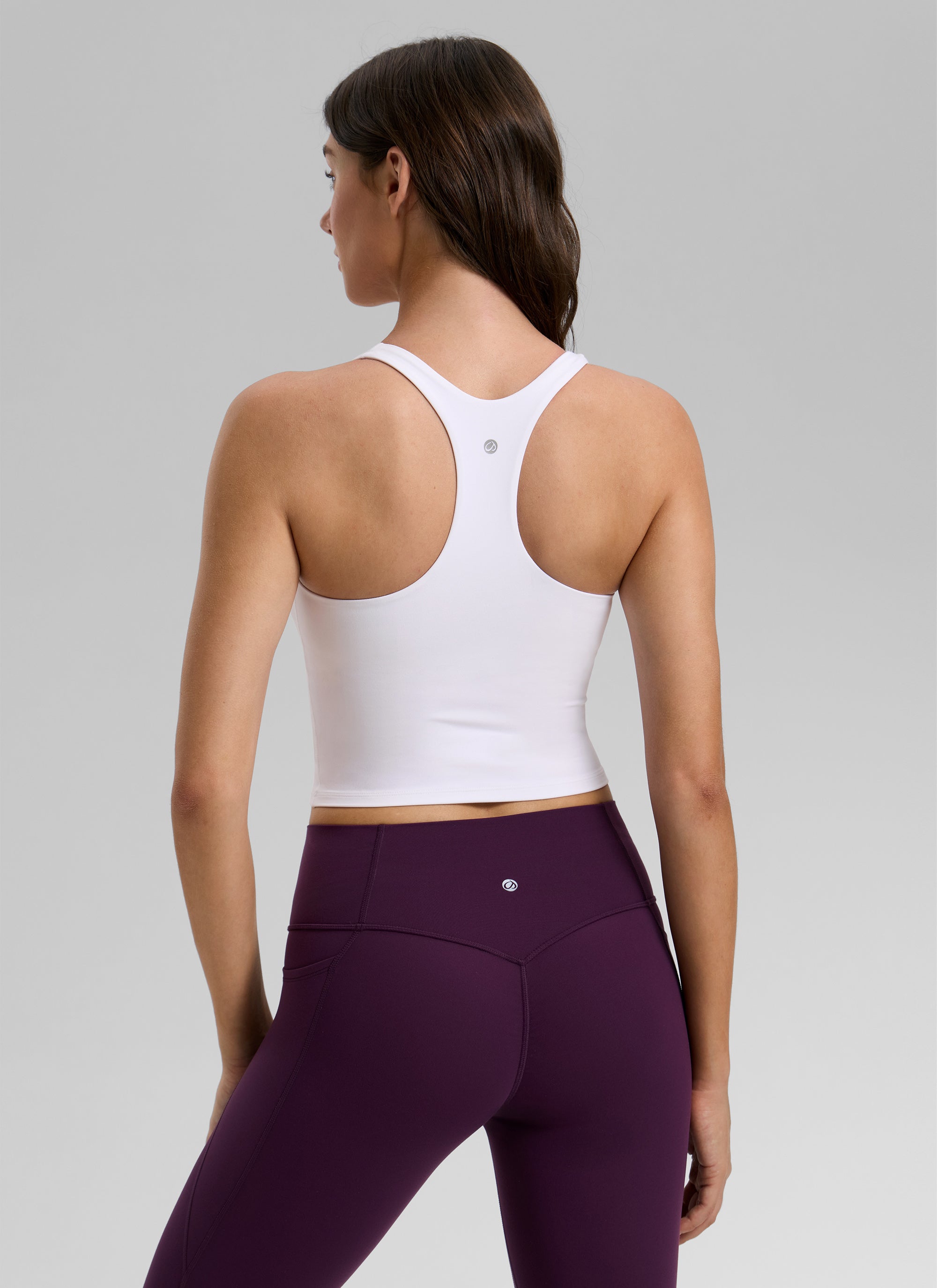 CRZ YOGA Naisten Butterlift Workout RacerBack Crop Shelf Bra Tank White @model_info:Gelya