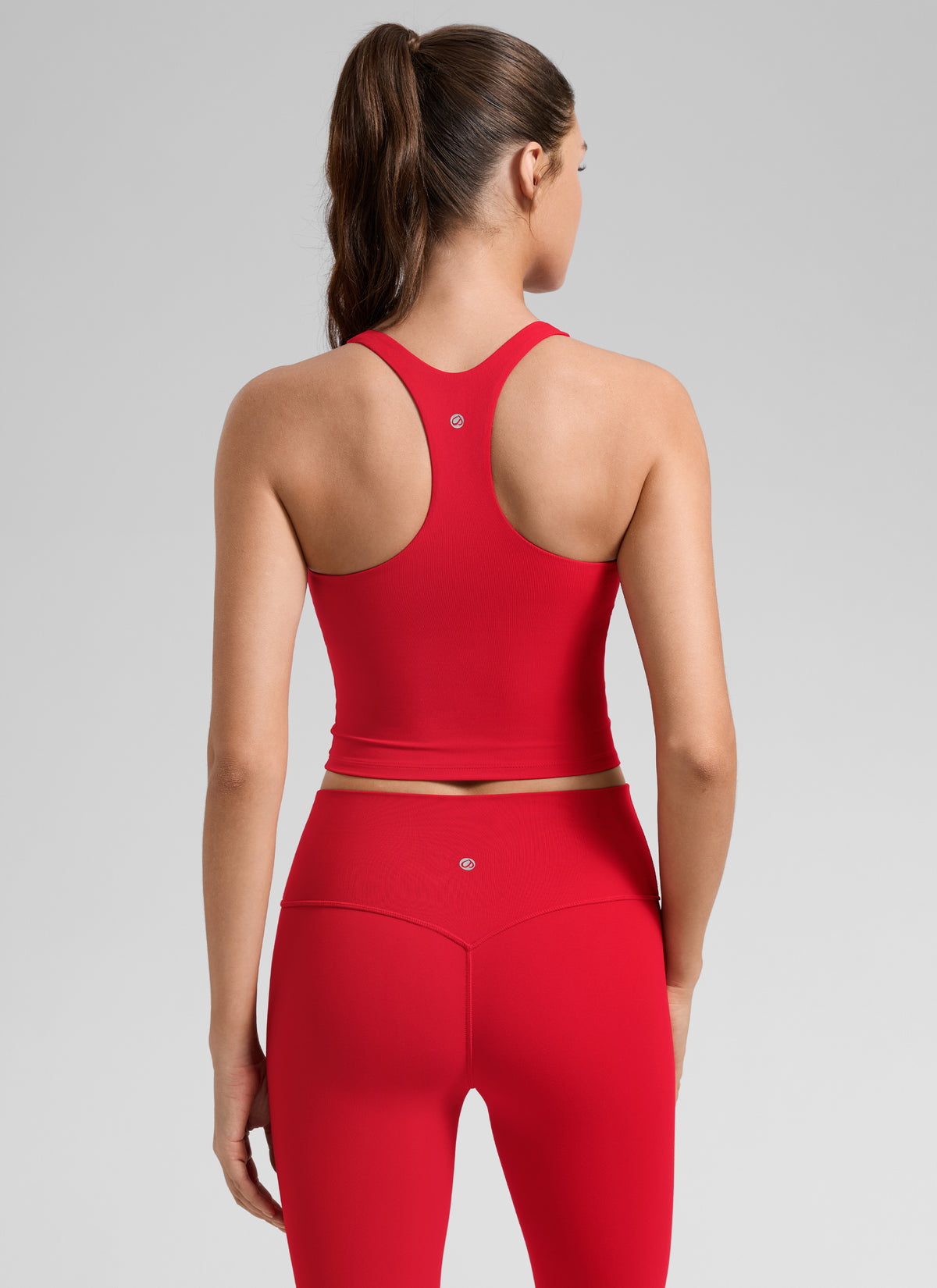 CRZ YOGA Naisten Butterlift Treenitoppi Racerback-painijanselällä ja Sisäänrakennetuilla Liiveillä Aurora Red @model_info:Gelya