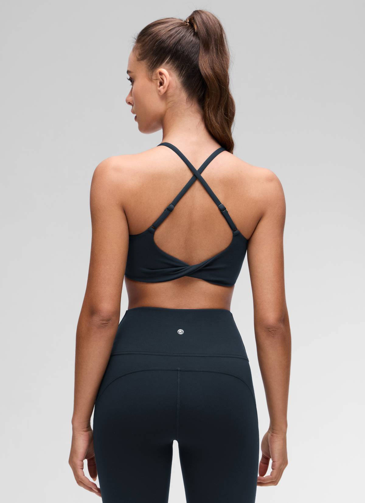 CRZ YOGA Damen Butterluxe Yoga Sport-BH mit U-Ausschnitt und verdrehtem Kreuzerücken Dunkelblau
