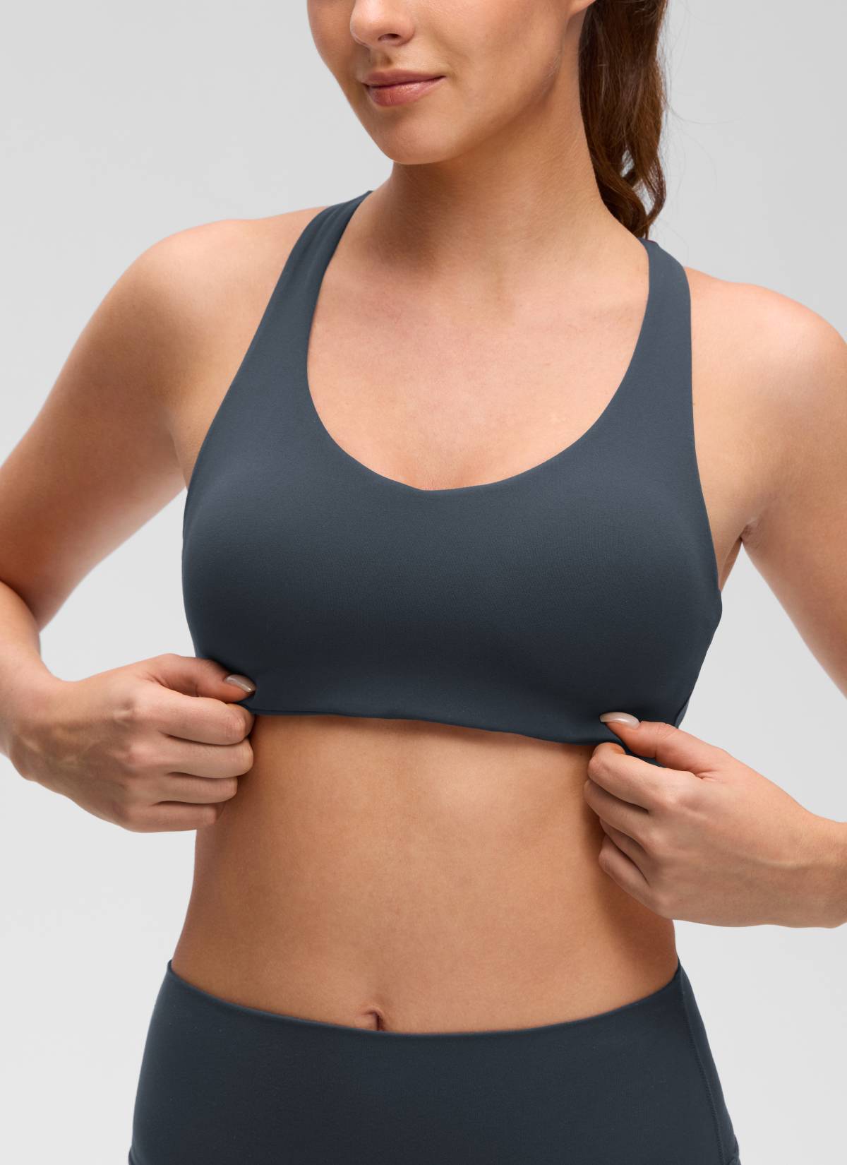 Soutien-gorge de sport de yoga Butterluxe à col en V et dos à brides CRZ YOGA pour femme Bleu marine True Navy