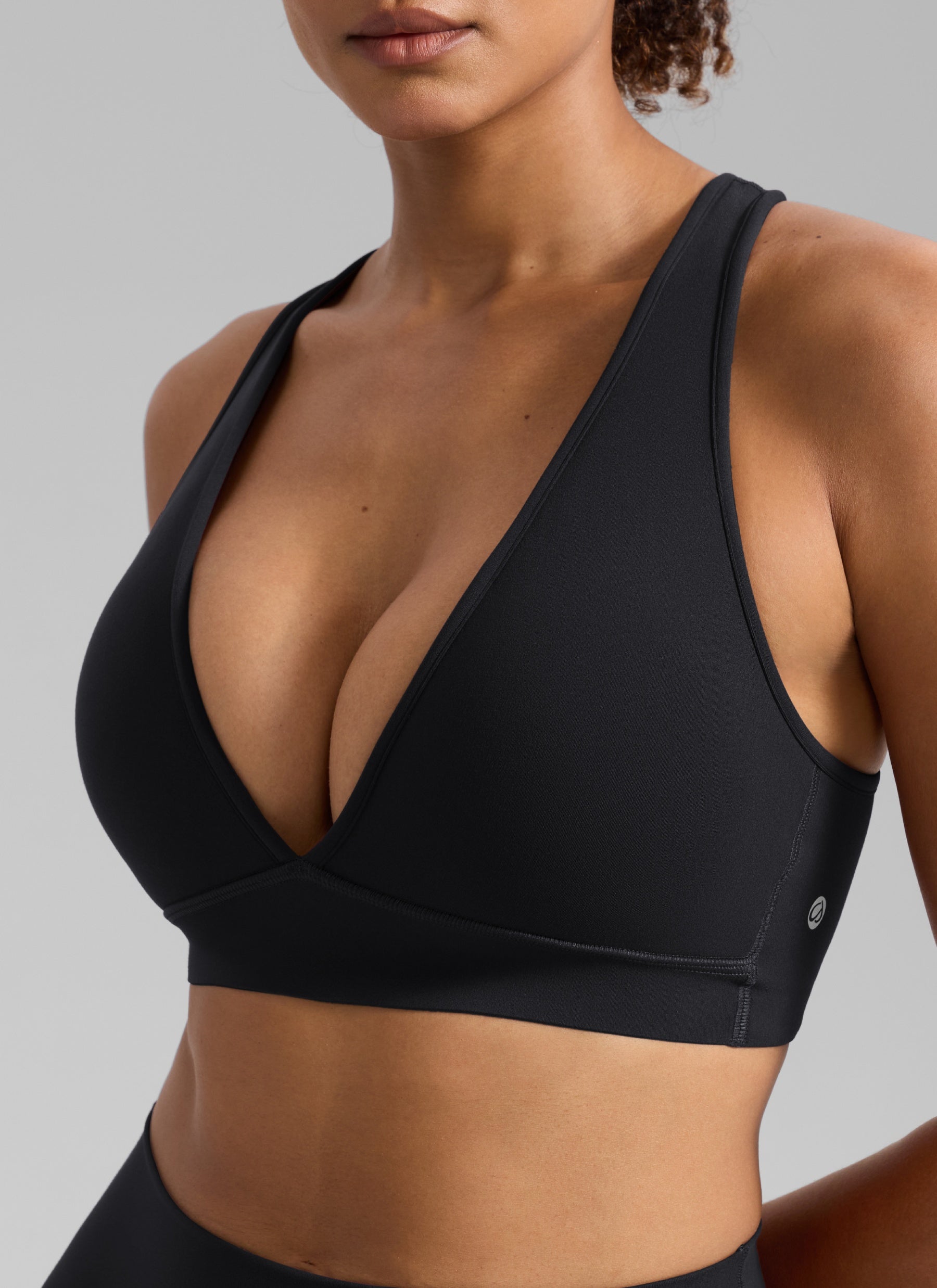 CRZ YOGA Mujer Sujetador Deportivo Butterlift® de Entrenamiento con Cuello en V Profundo y Espalda Cruzada Negro