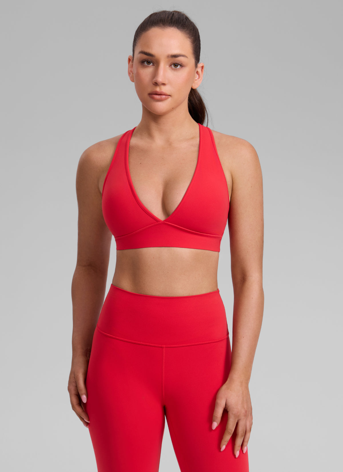 CRZ YOGA Naisten Butterlift® -urheiluliivit, syvä V-pääntie, ristikkäiset olkaimet selässä, Aurora Red @model_info:Brooklyn