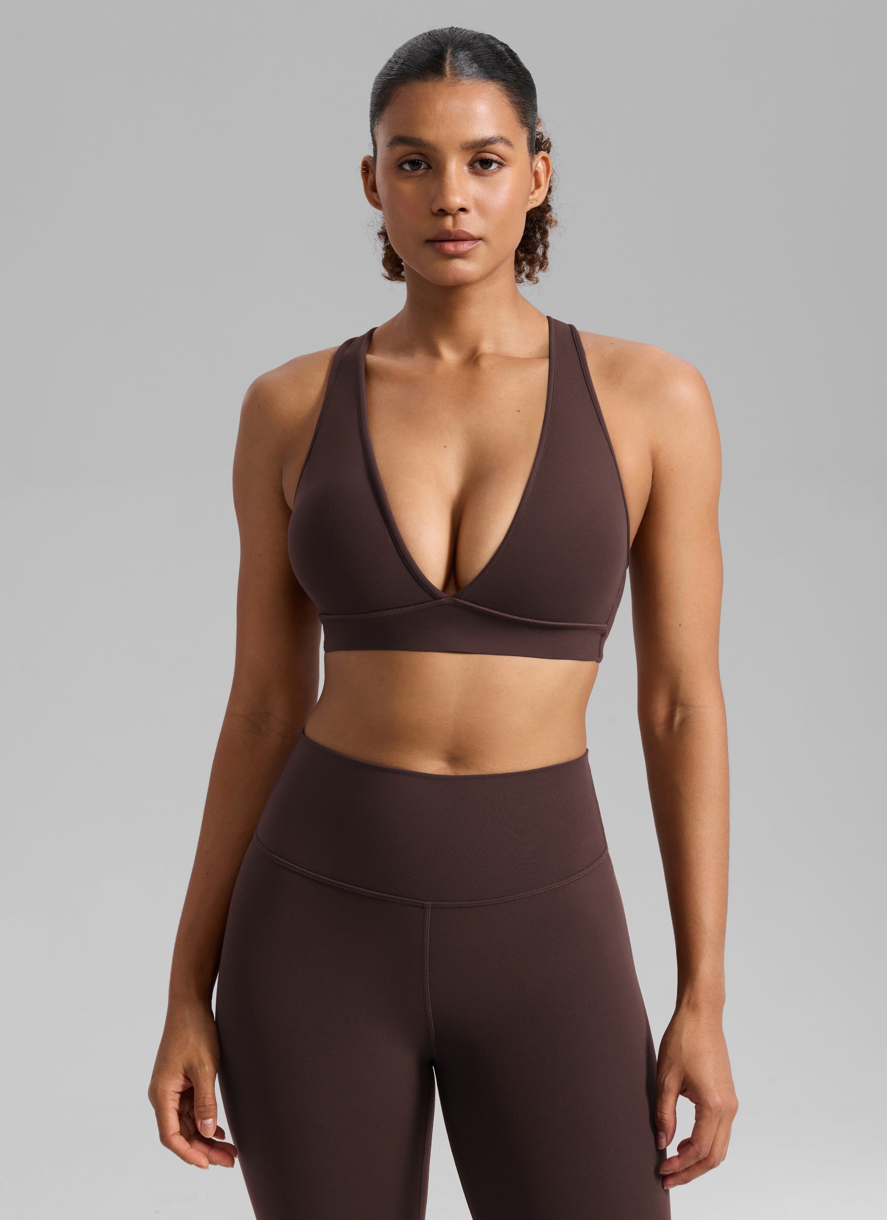 Sujetador deportivo Butterlift® de entrenamiento CRZ YOGA para mujer, con cuello en V profundo y espalda cruzada, color Marrón chocolate
