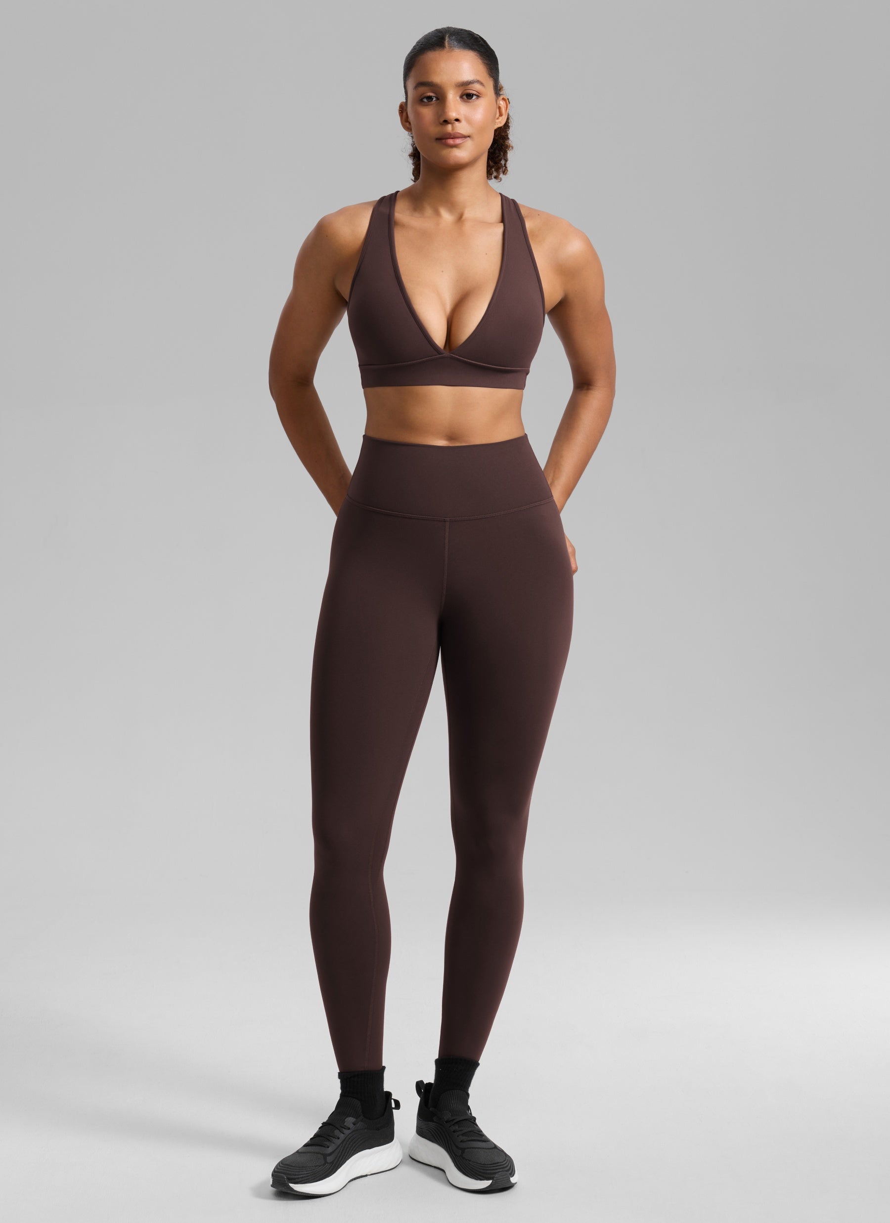 Sujetador deportivo Butterlift® de entrenamiento CRZ YOGA para mujer, con cuello en V profundo y espalda cruzada, color Marrón chocolate