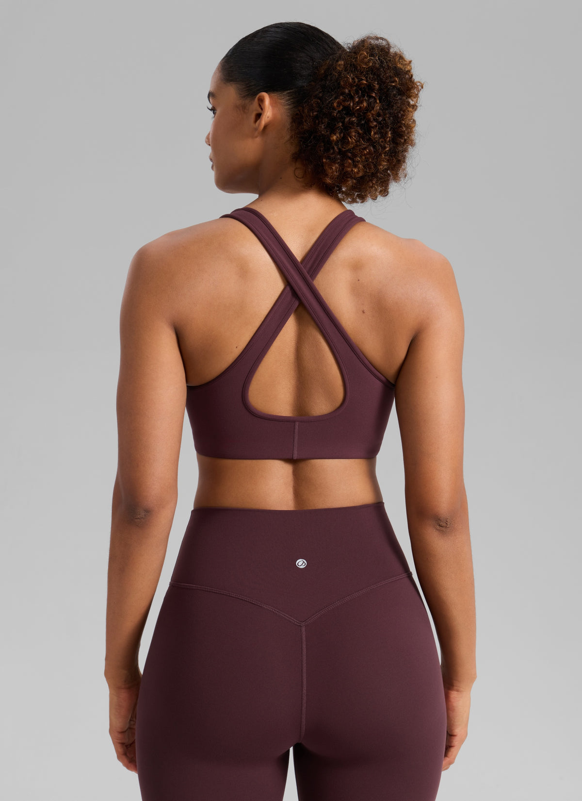 CRZ YOGA Naisten Butterlift® -urheiluliivit, syvä V-pääntie, ristikkäiset olkaimet selässä, Ripe Plum @model_info:Barbara