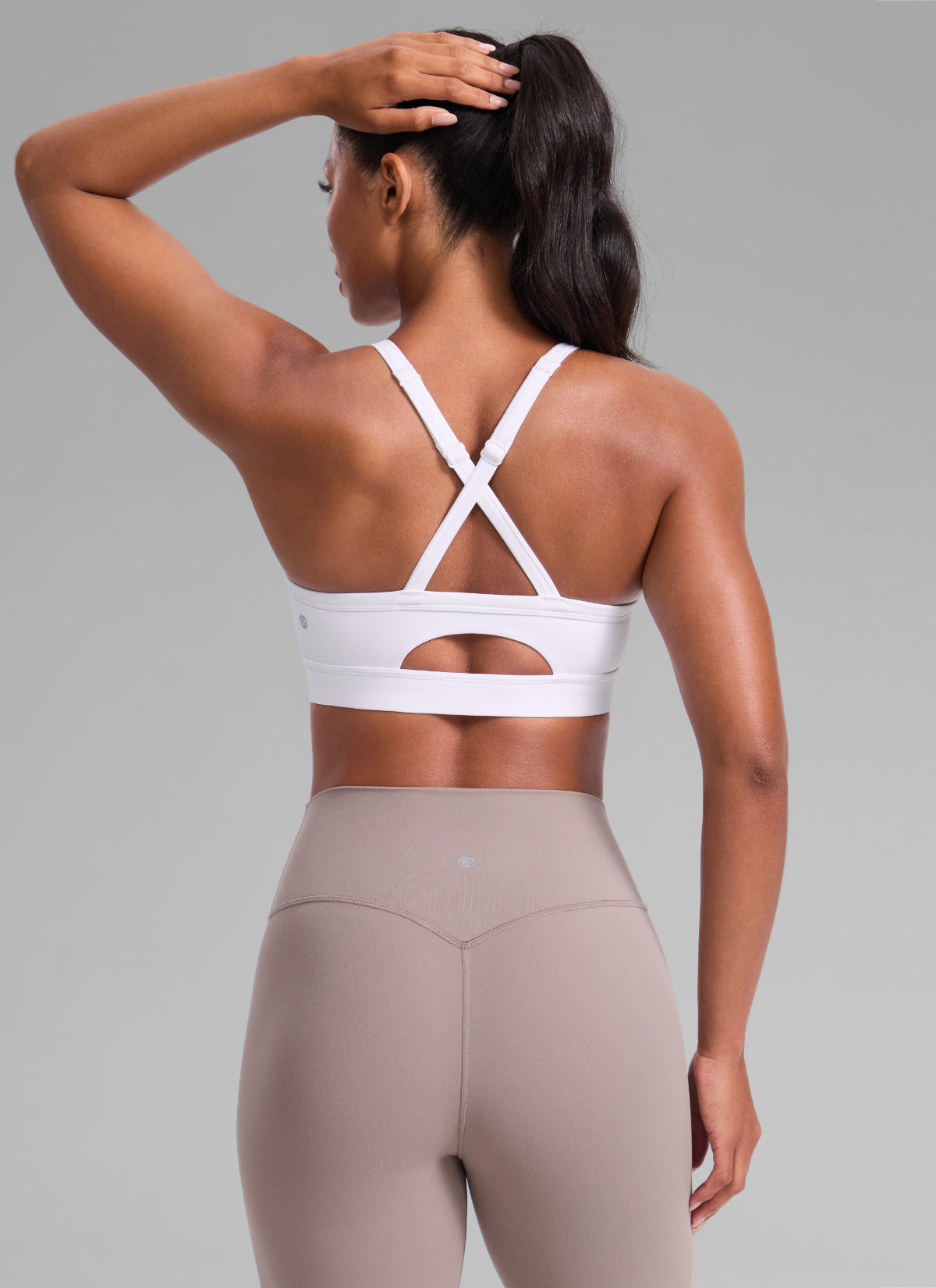 Sujetador deportivo de mujer CRZ YOGA Butterlift de yoga con cuello en U, espalda cruzada y abertura, Blanco