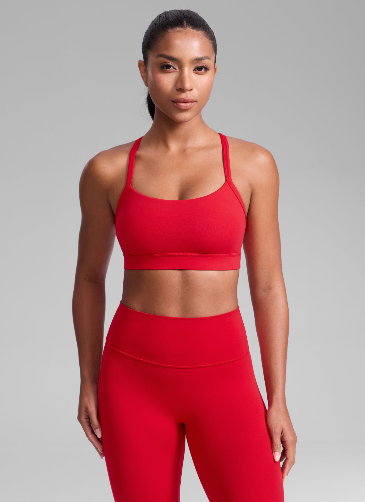 CRZ YOGA Naisten Butterlift Yoga -urheiluliivit U-pääntiellä, ristikkäisillä olkaimilla ja aukolla selässä Aurora Red @model_info:Crystal