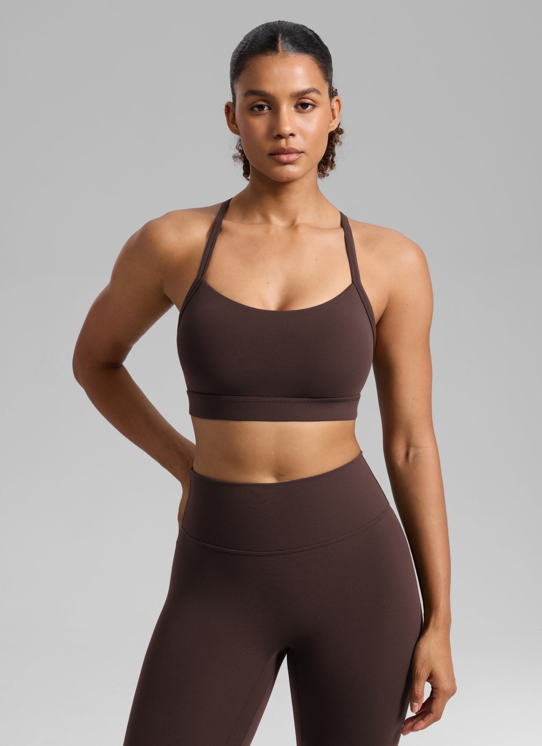CRZ YOGA Women's Butterlift Yoga U Neck Cross Back Keyhole Sports Bra Hot Fudge Brown @model_info:Barbara