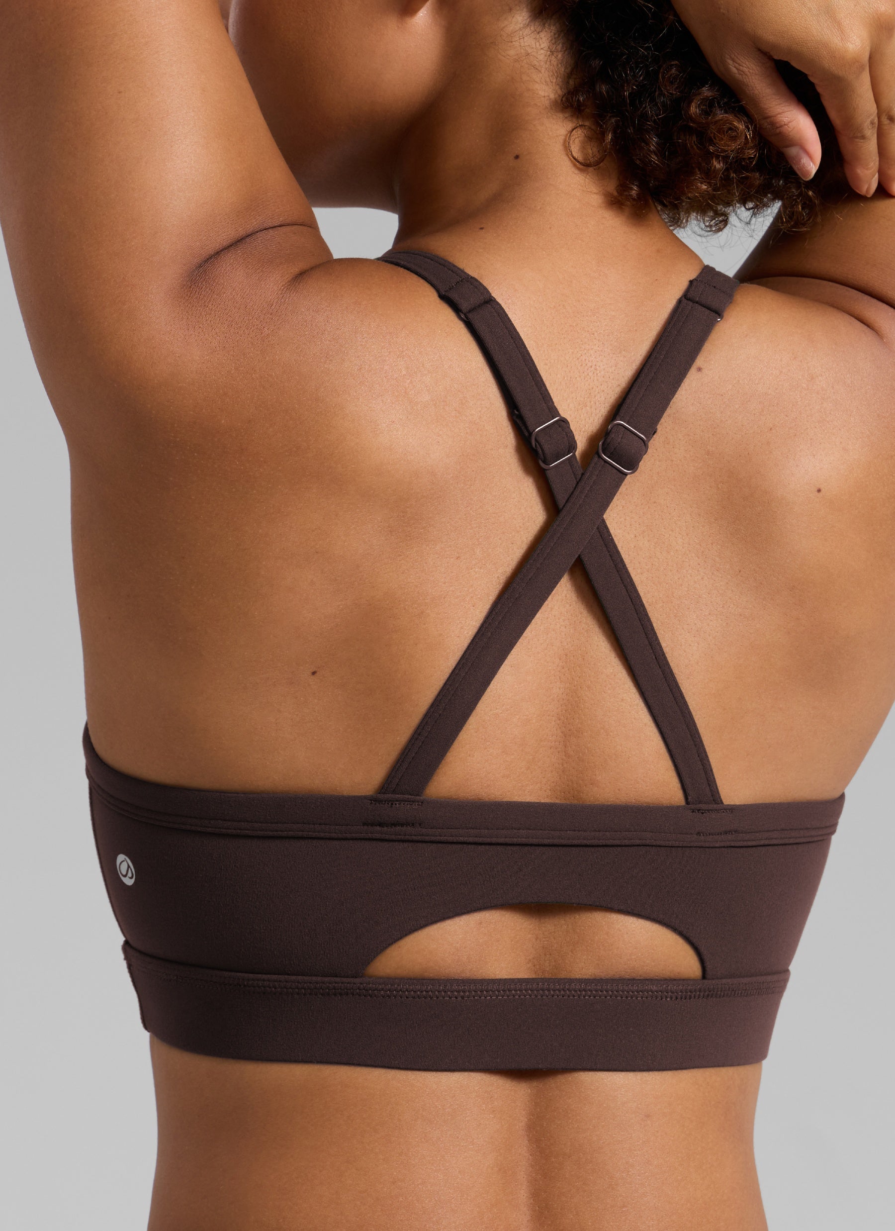 CRZ YOGA Sujetador Deportivo de Yoga Butterlift de Cuello en U con Espalda Cruzada y Abertura de Mujer Hot Fudge Brown