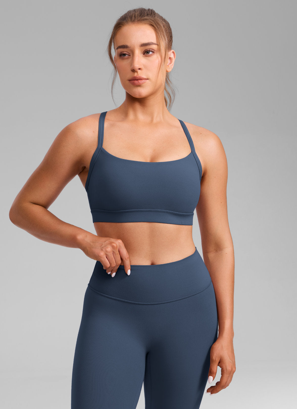 CRZ YOGA Naisten Butterlift Jooga U-aukko Ristiinmenevät Olkaimet Avoin Selkäosa Urheiluliivit Stelindigo @model_info:Julia