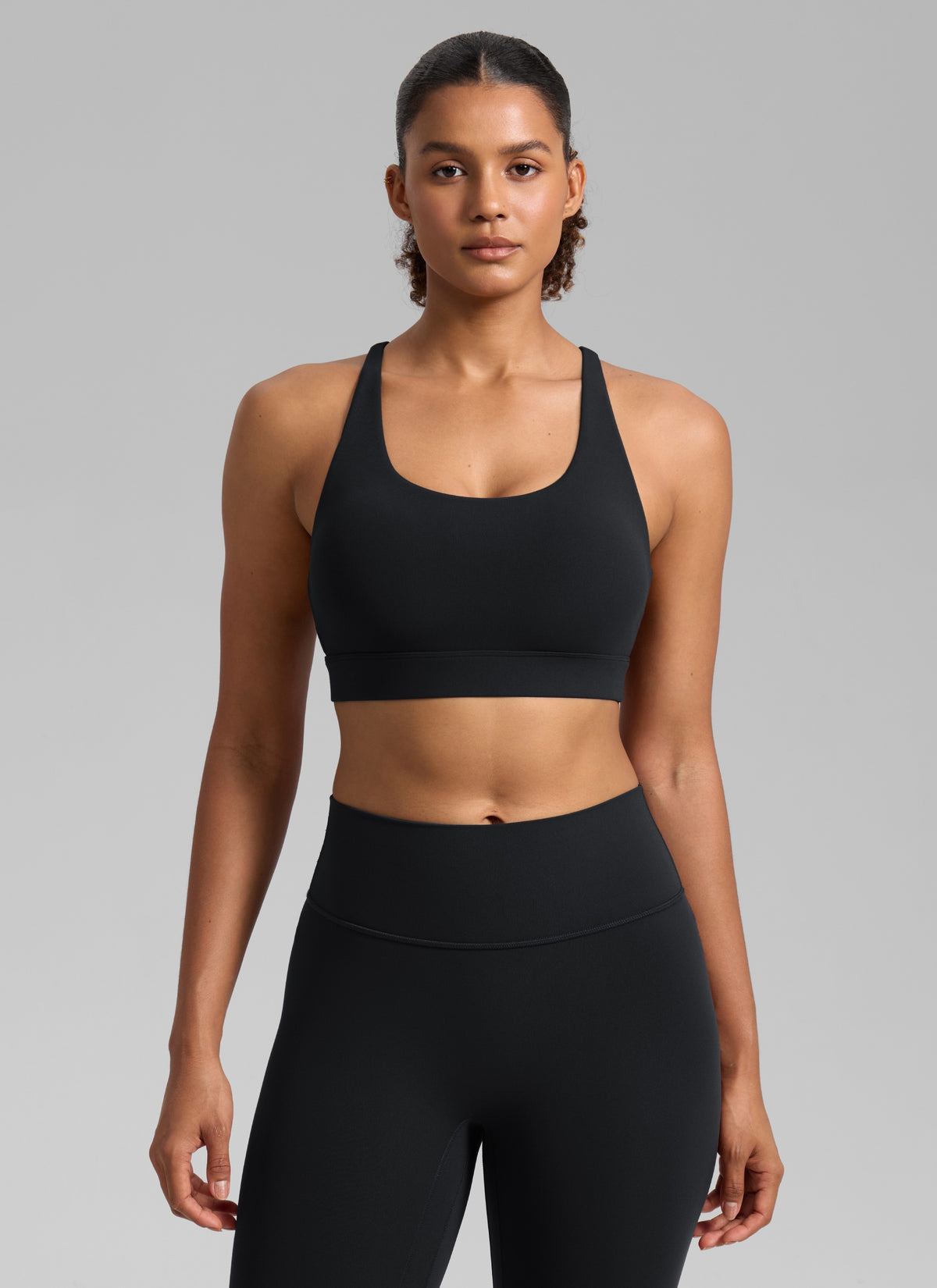 CRZ YOGA Butterlift® Träningscrewneck med korsad rygg för dam, svart @model_info:Barbara