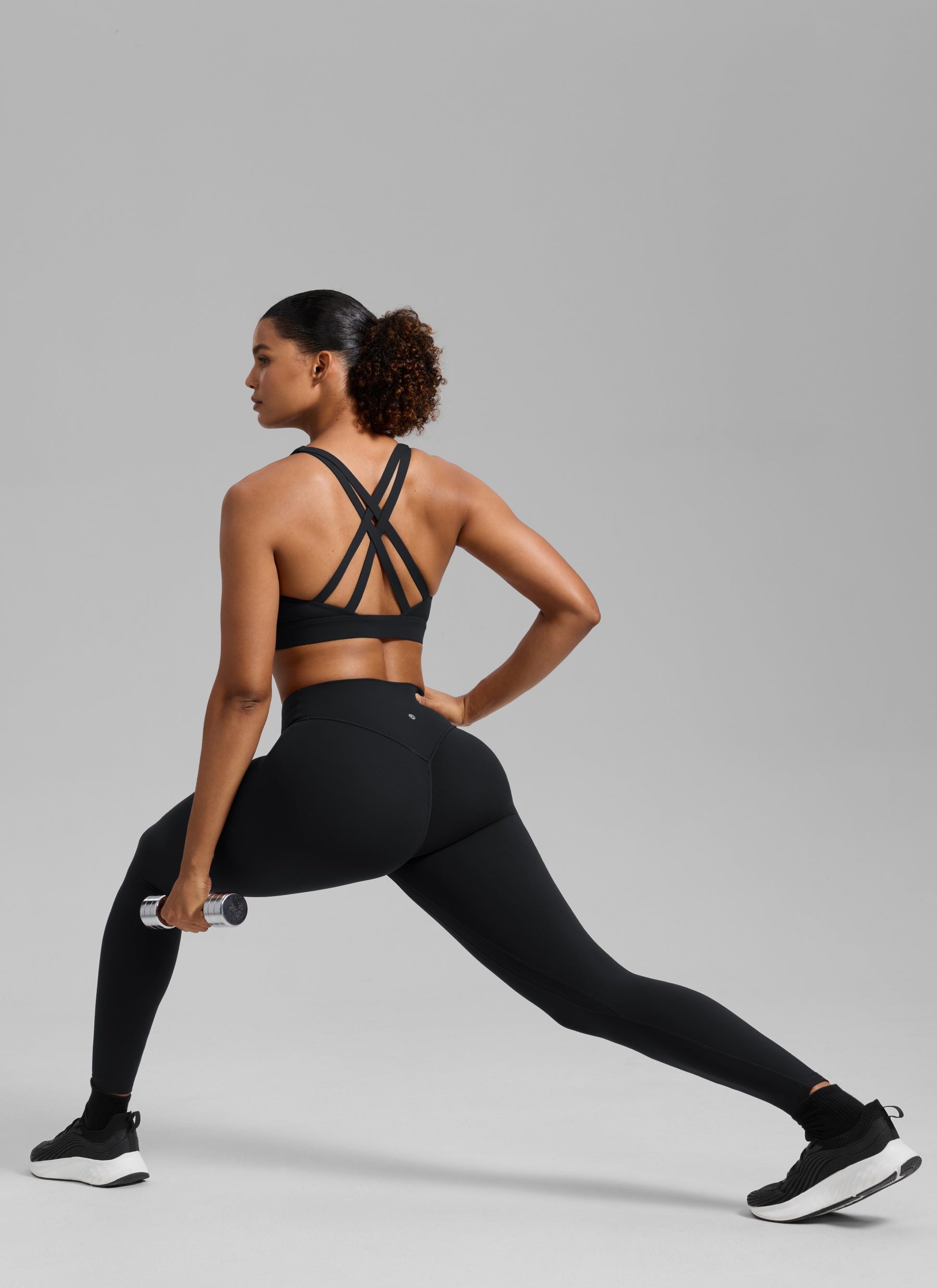 CRZ YOGA Дамски спортен сутиен Butterlift® с кръгло деколте и кръстосани презрамки на гърба Black