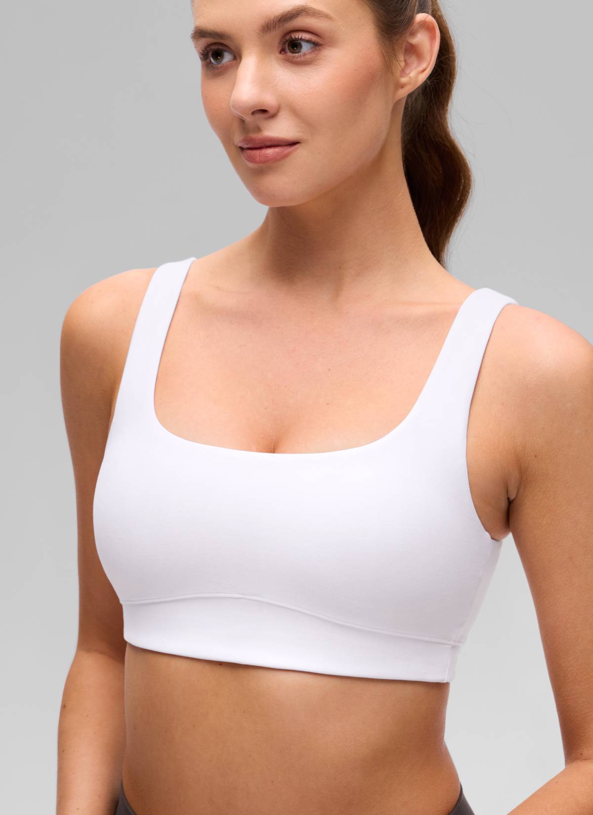 CRZ YOGA Damen-Sport-BH „ Butterluxe “ mit U-Rücken, leichte Stützkraft, weiß