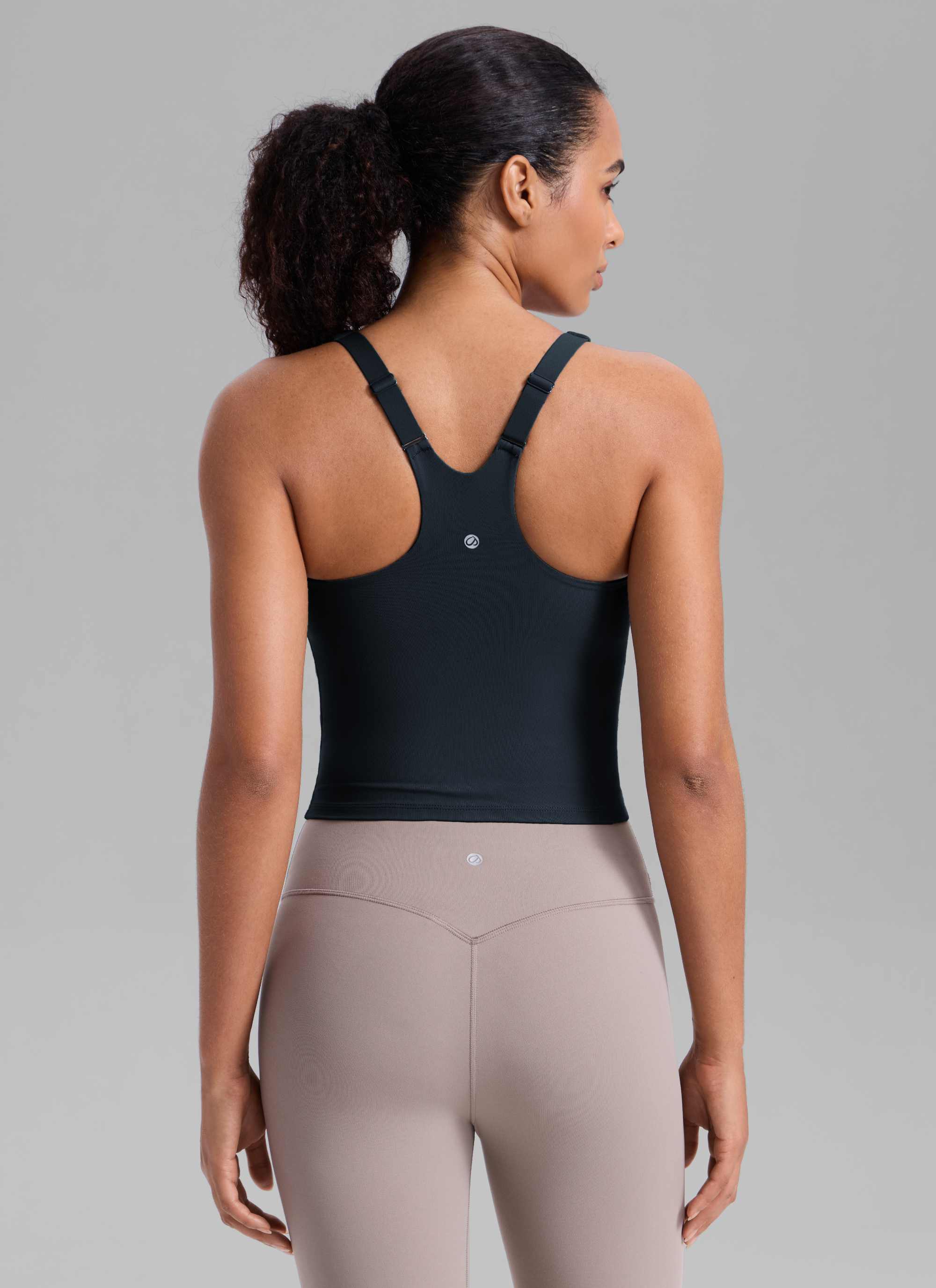 CRZ YOGA Dames Butterlift Workout V-hals Racerback Tanktop met ingebouwde bh True Navy