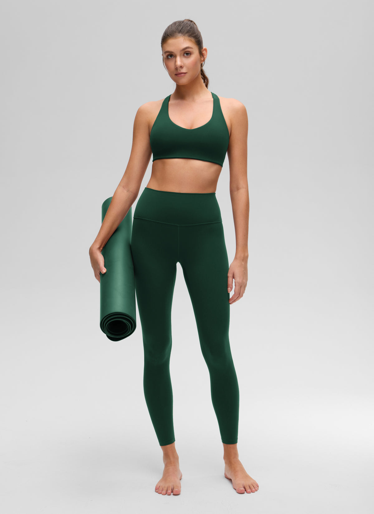 CRZ YOGA Naisten Butterluxe Jooga V-aukko RacerBack Sisäänrakennettu Urheiluliivi Legend Green @model_info:Q2