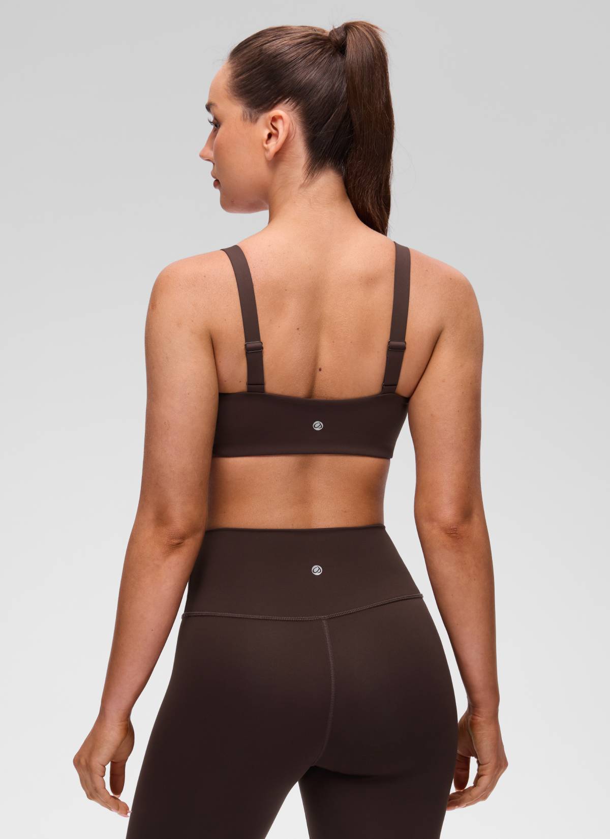 CRZ YOGA Damen Butterluxe Yoga Sport-BH mit U-Ausschnitt und quadratischem Rücken, Hot Fudge Brown