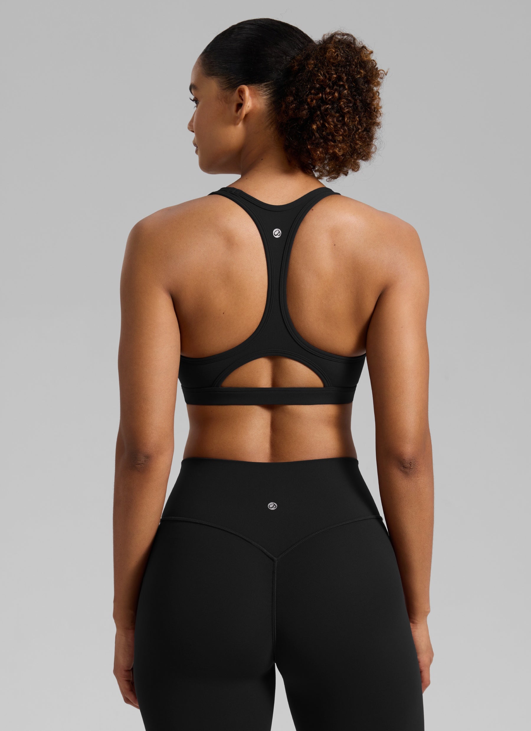 Sujetador deportivo de yoga CRZ YOGA Butterlift para mujer con cuello en U, espalda deportiva, abertura y color negro