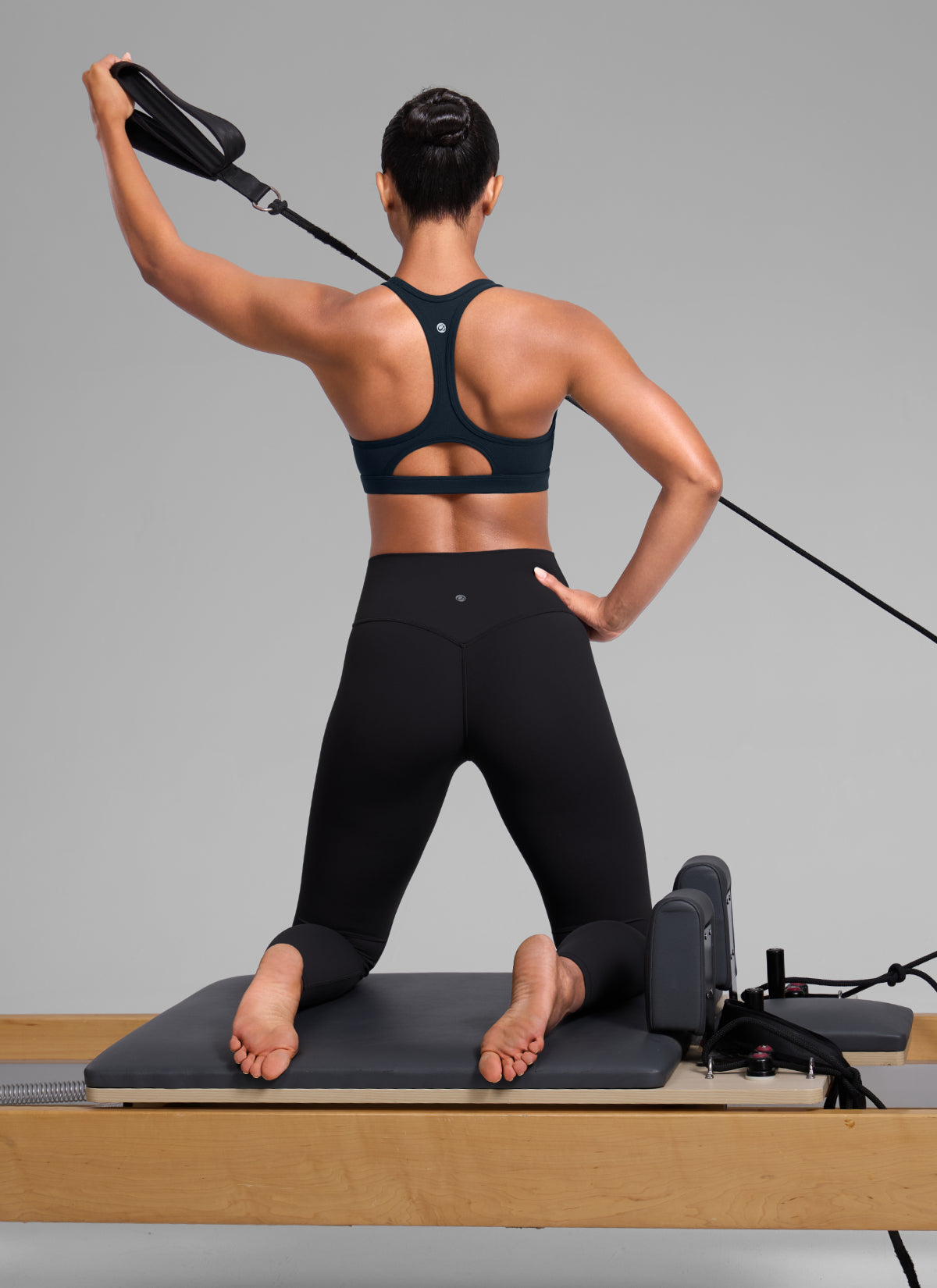 Sujetador Deportivo CRZ YOGA Butterlift de Yoga con Cuello en U, Espalda Deportiva y Abertura para Mujer, True Navy