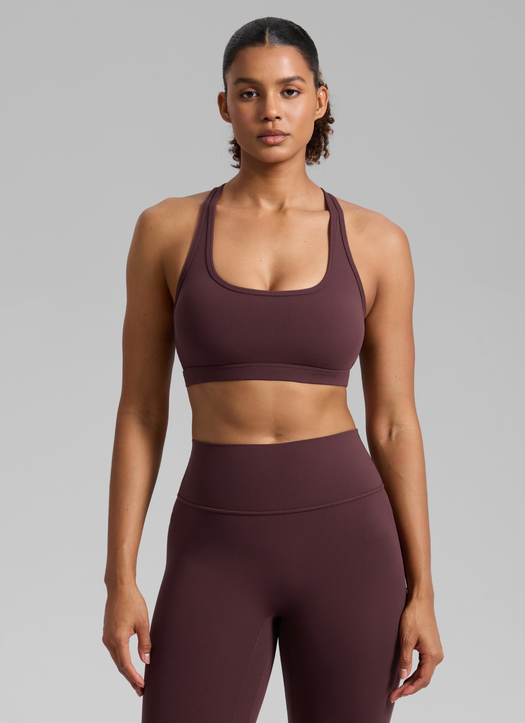 CRZ YOGA para Mujer, Sujetador Deportivo Butterlift de Yoga con Cuello en U, Espalda Deportiva con Abertura, Ciruela Madura