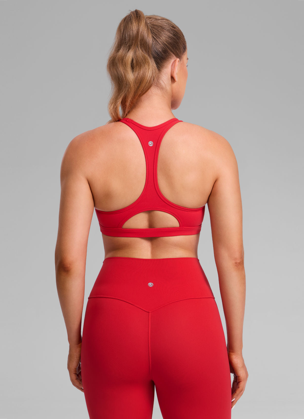 CRZ YOGA Sujetador Deportivo de Yoga Butterlift con Cuello en U, Espalda Deportiva y Abertura Aurora Red para Mujer