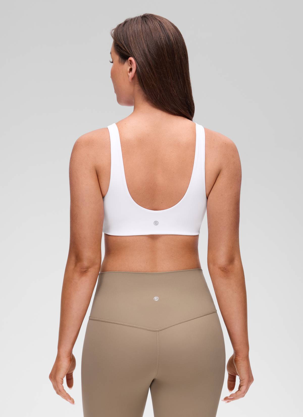 CRZ YOGA pour femme, soutien-gorge de sport Butterluxe de yoga à dos en U et maintien léger, blanc.