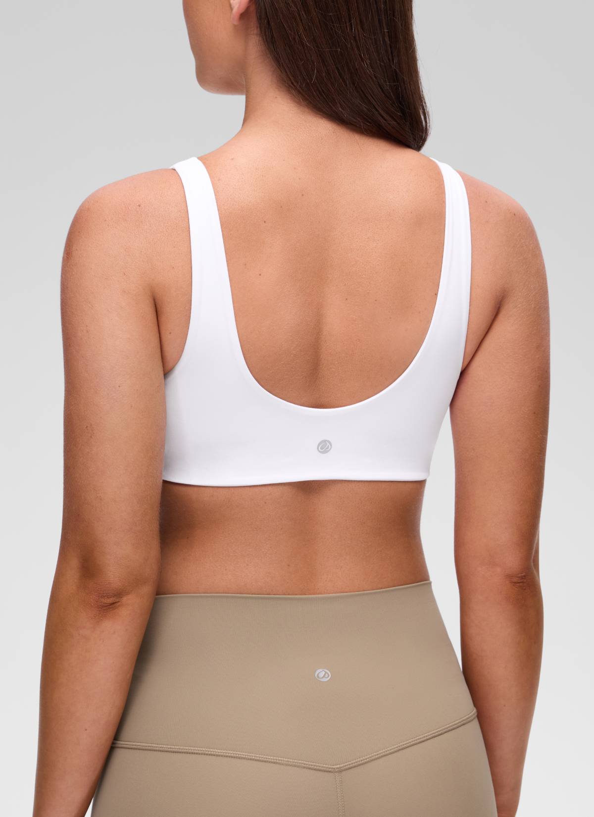 CRZ YOGA pour femme, soutien-gorge de sport Butterluxe de yoga à dos en U et maintien léger, blanc.