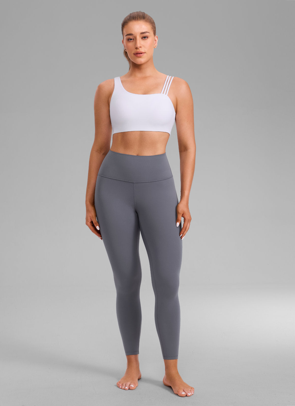 Sujetador deportivo de yoga Butterlift® para mujer, con tirantes asimétricos, sujeción media, blanco @model_info:Julia