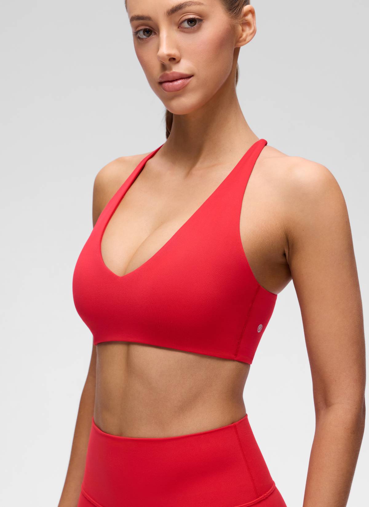 CRZ YOGA Damen Butterluxe Yoga V-Ausschnitt Twist Cross Back Sport-BH Aurora Red