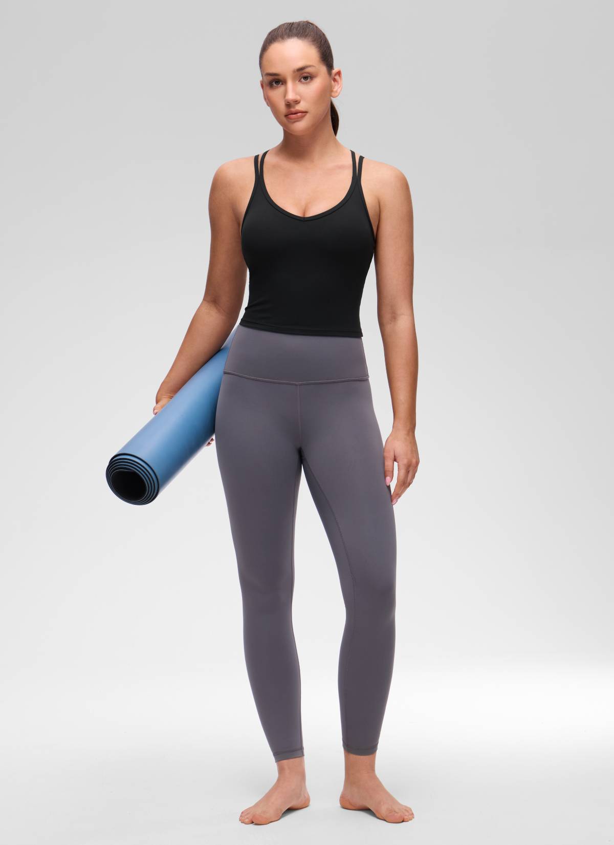 CRZ YOGA Damen- Butterluxe -Yoga-Tanktop mit V-Ausschnitt, gekreuztem Rücken und integriertem BH, schwarz