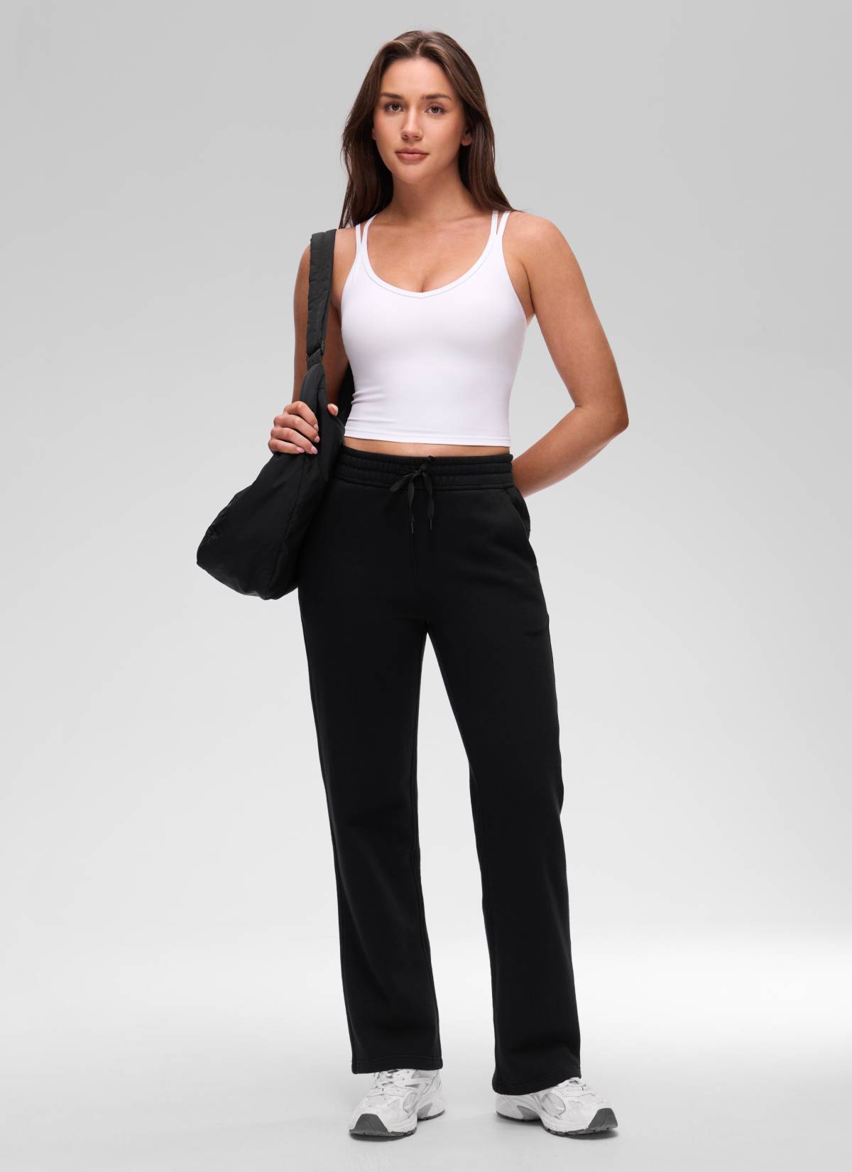 CRZ YOGA Damen- Butterluxe -Yoga-Tanktop mit V-Ausschnitt, gekreuztem Rücken und integriertem BH, weiß