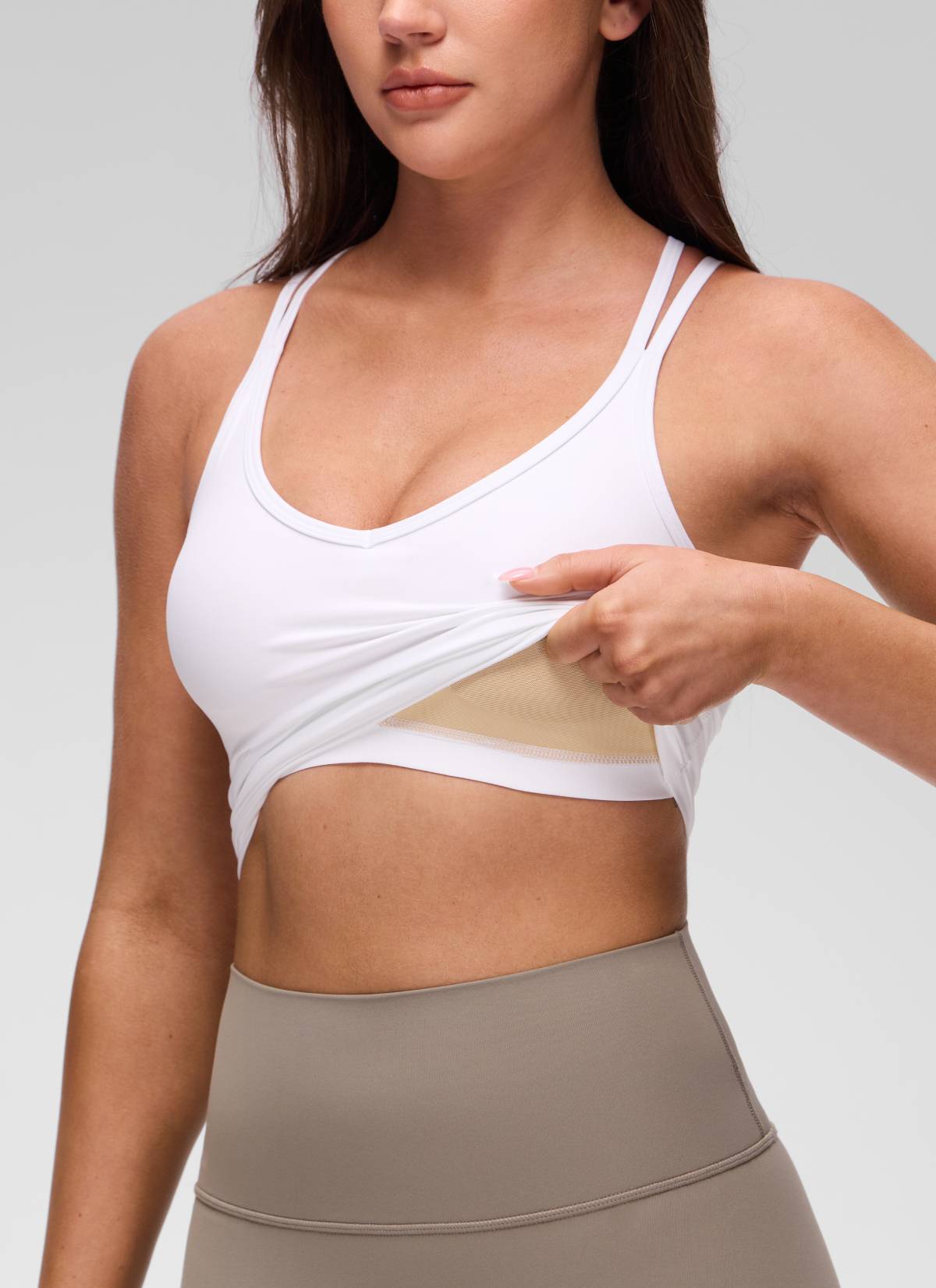 CRZ YOGA Damen- Butterluxe -Yoga-Tanktop mit V-Ausschnitt, gekreuztem Rücken und integriertem BH, weiß