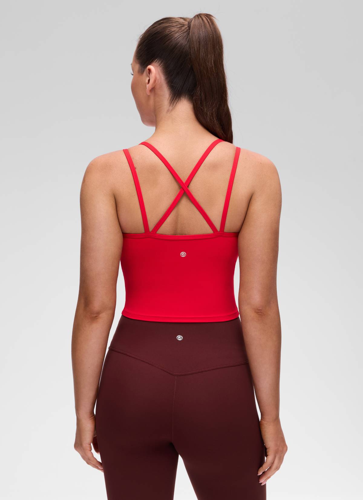 CRZ YOGA Damen- Butterluxe -Yoga-Tanktop mit V-Ausschnitt, gekreuztem Rücken und integriertem BH – Aurora Red