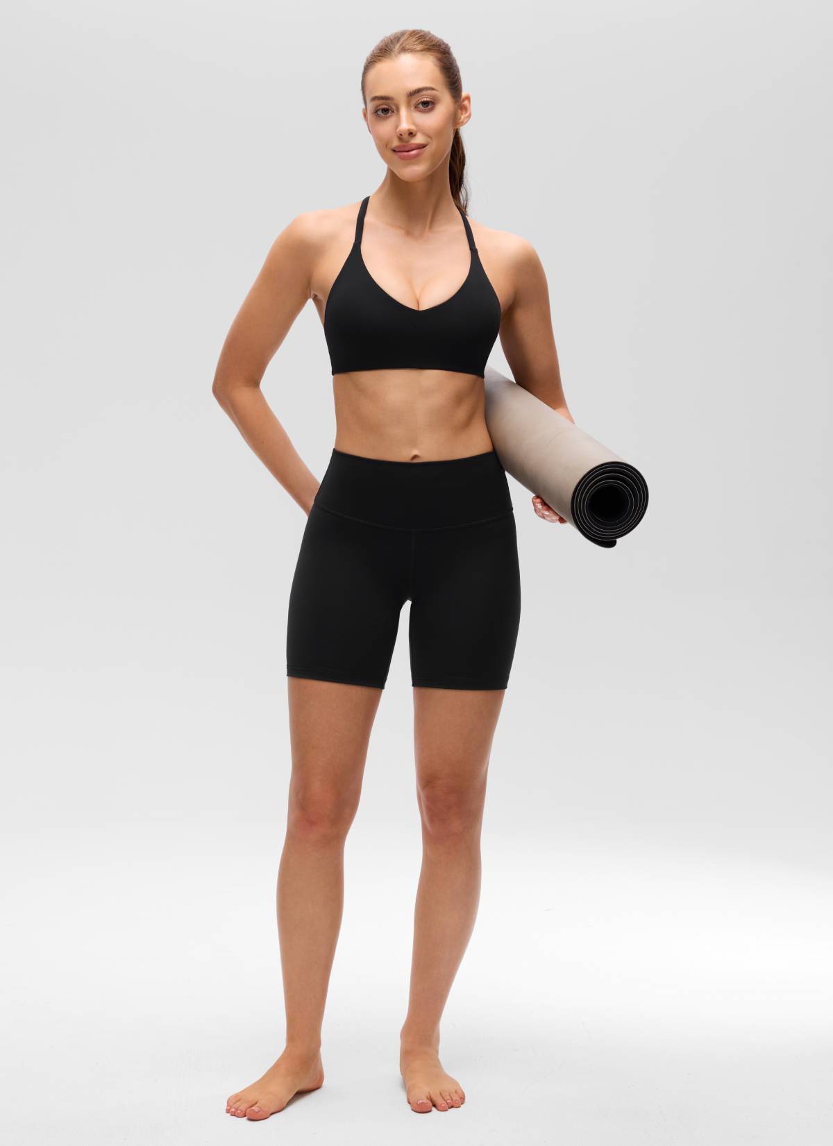 CRZ YOGA Damen Butterluxe Sport-BH mit V-Ausschnitt, Racerback und schmalen Trägern Schwarz