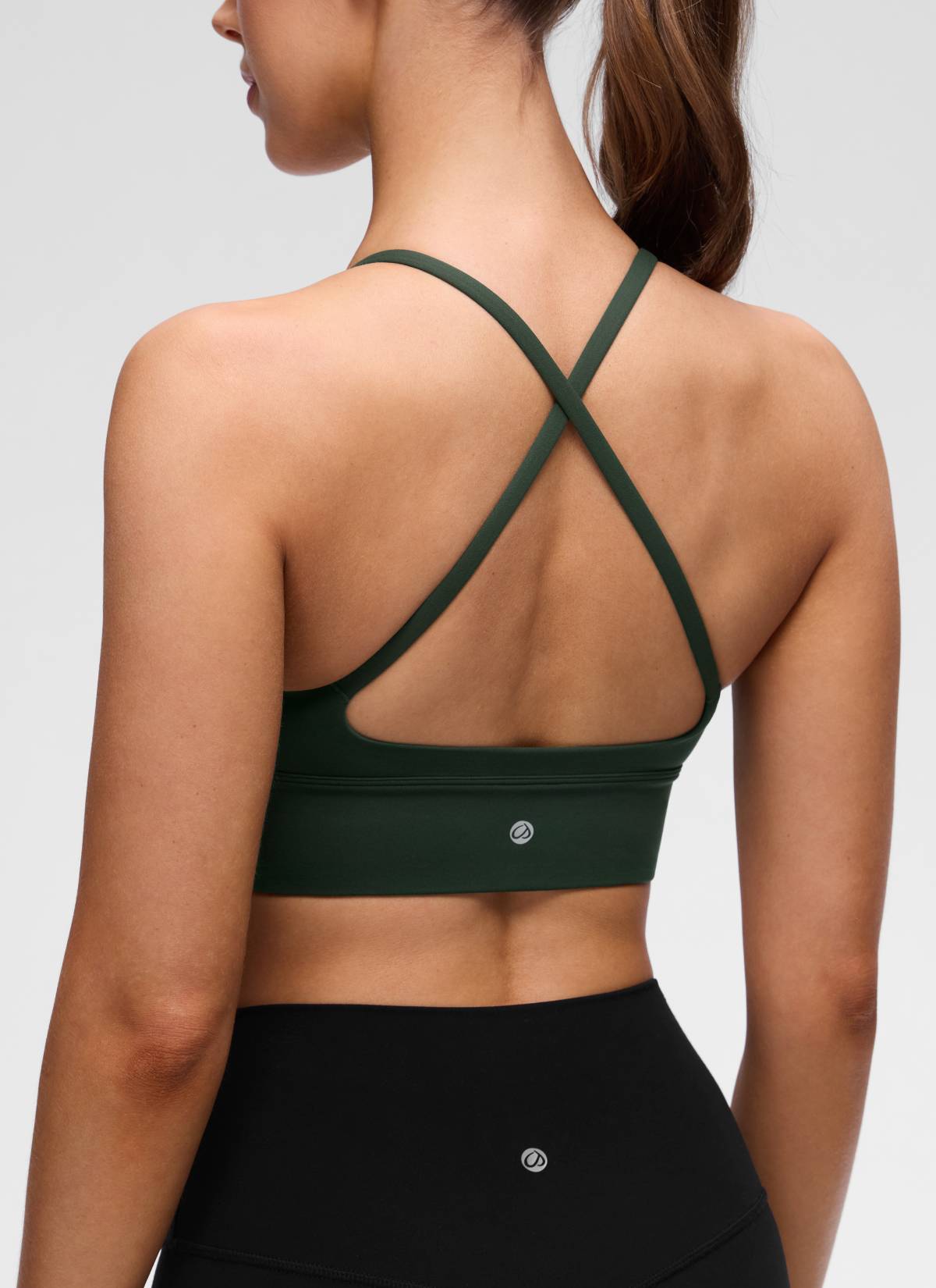 CRZ YOGA Damen-Sport-BH „ Butterluxe “ mit V-Ausschnitt, gekreuztem Rücken und Longline-Schnitt – „Legend Green“