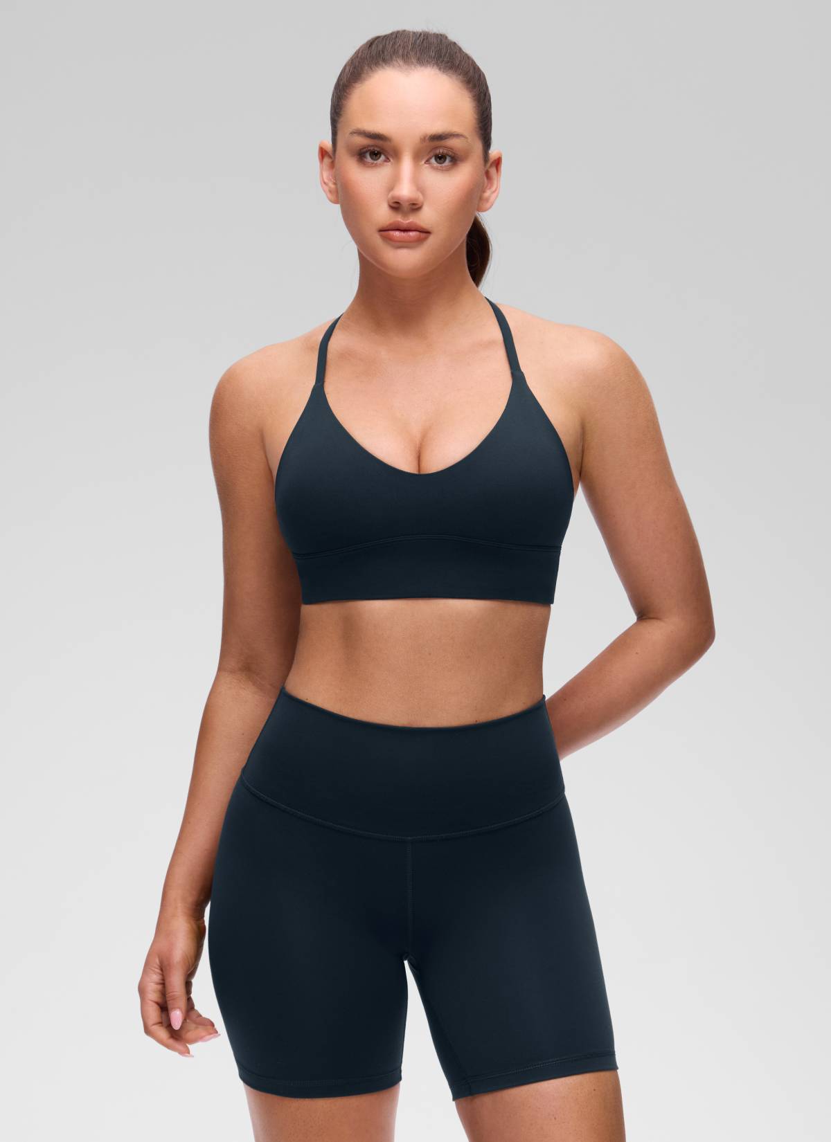 CRZ YOGA Damen Butterluxe Yoga V-Ausschnitt Überkreuz-Rücken Longline Sport-BH Echtes Marineblau