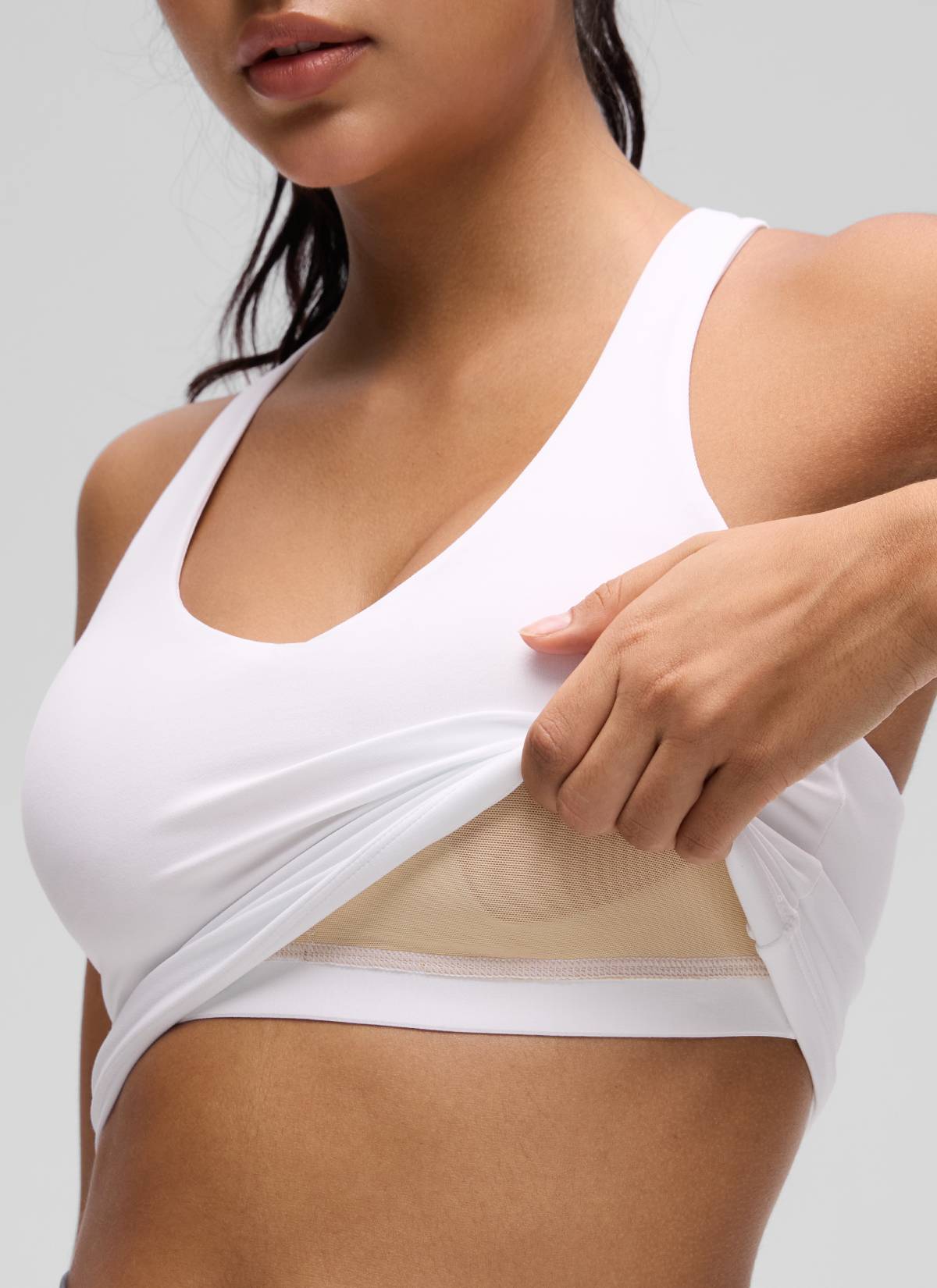 CRZ YOGA Damen- Butterluxe -Yoga-Tanktop mit V-Ausschnitt, Racerback und integriertem BH, weiß